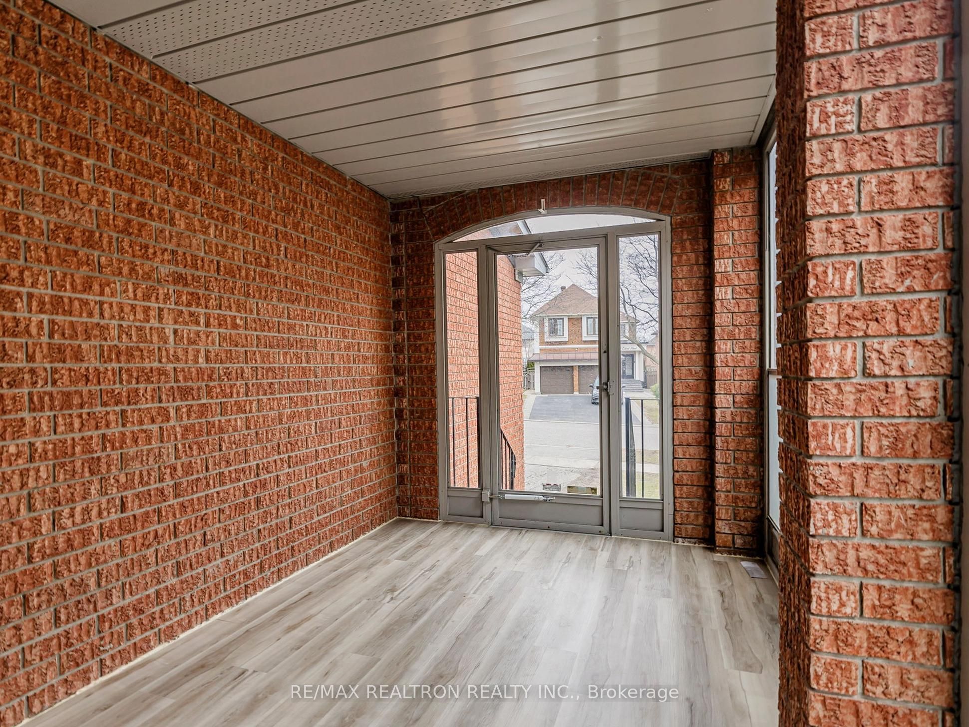 8 Estoril Street Upper Property Photo 1