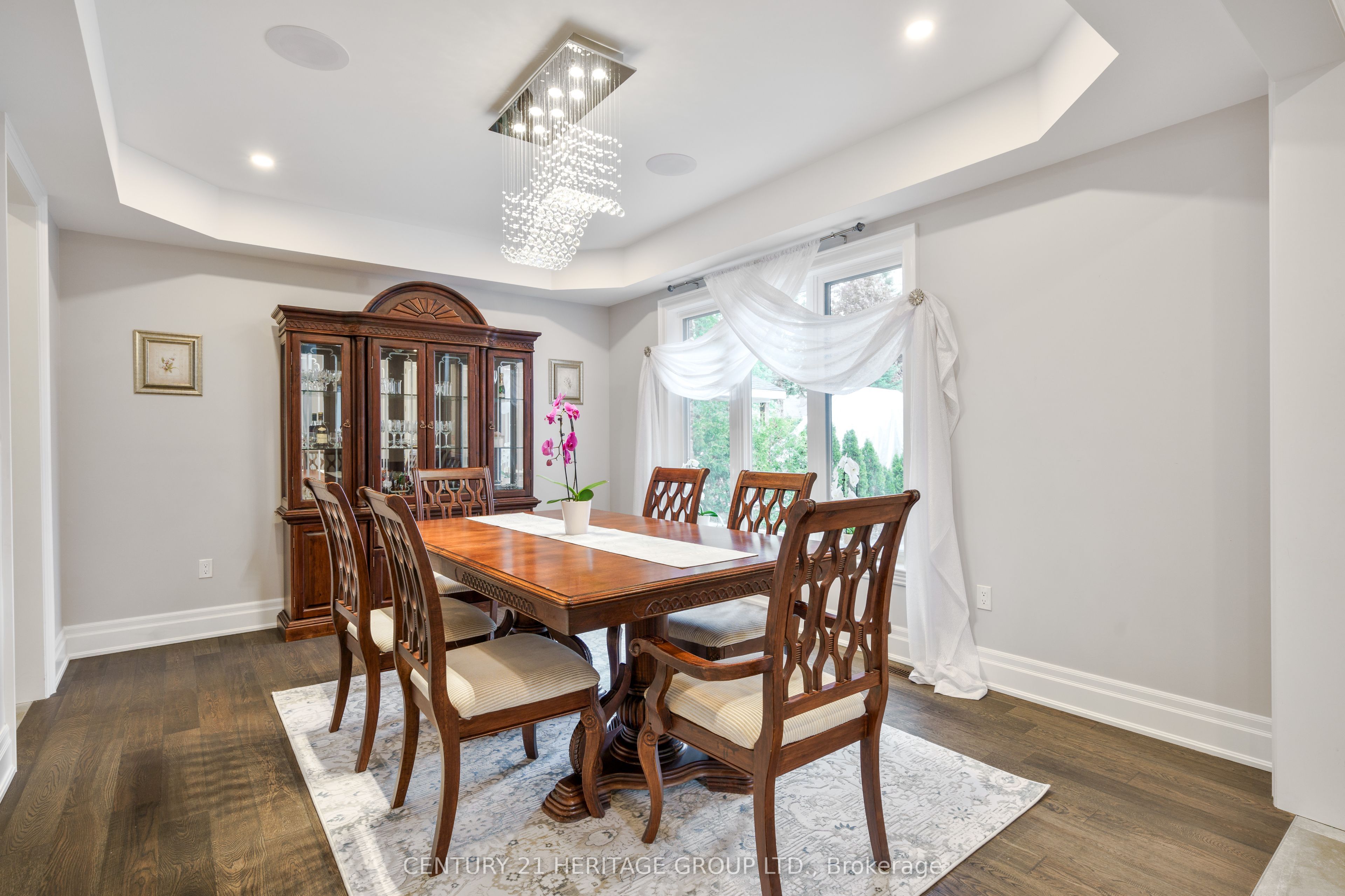 1894 Simcoe Boulevard Property Photo 4