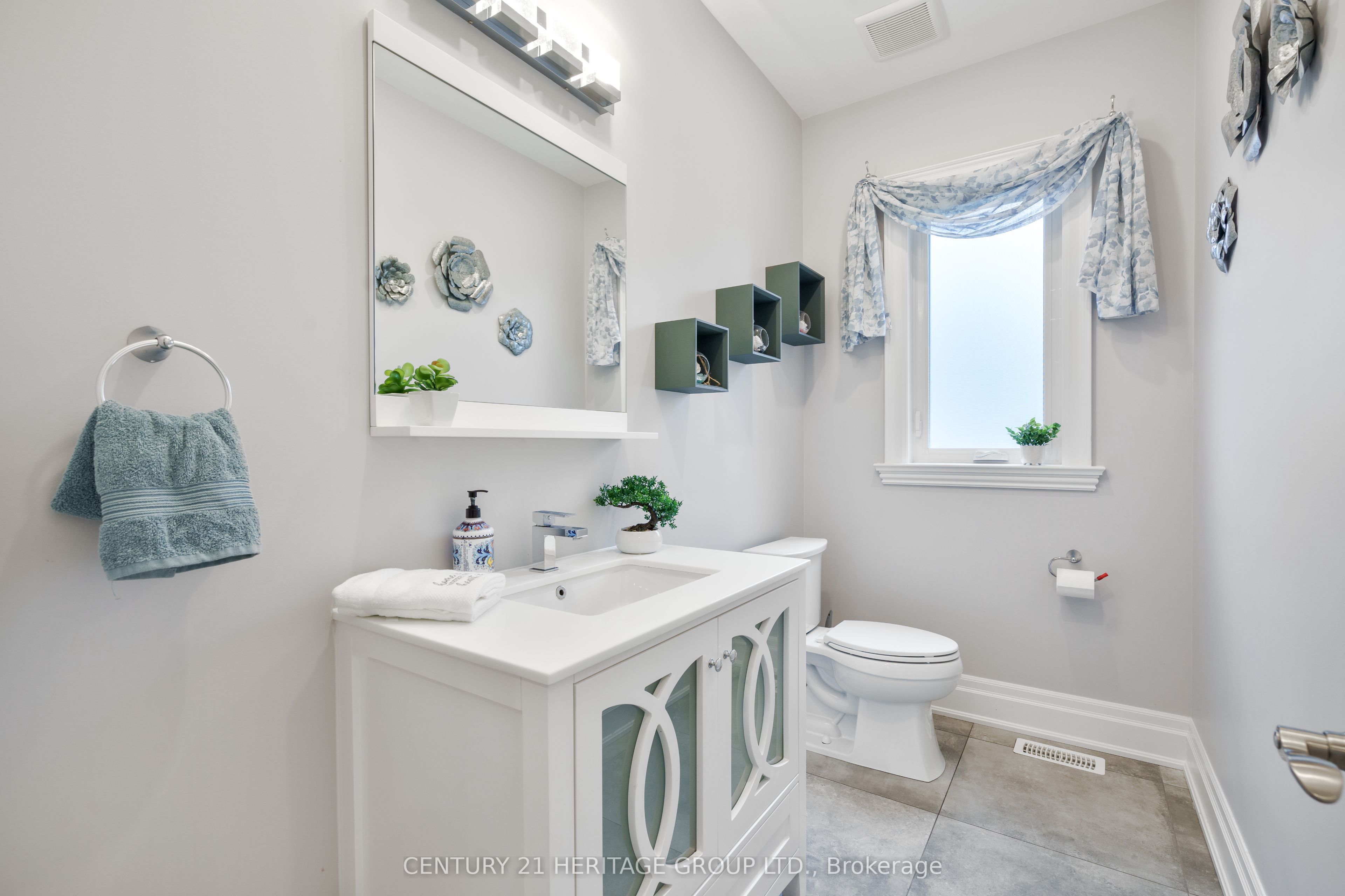 1894 Simcoe Boulevard Property Photo 5