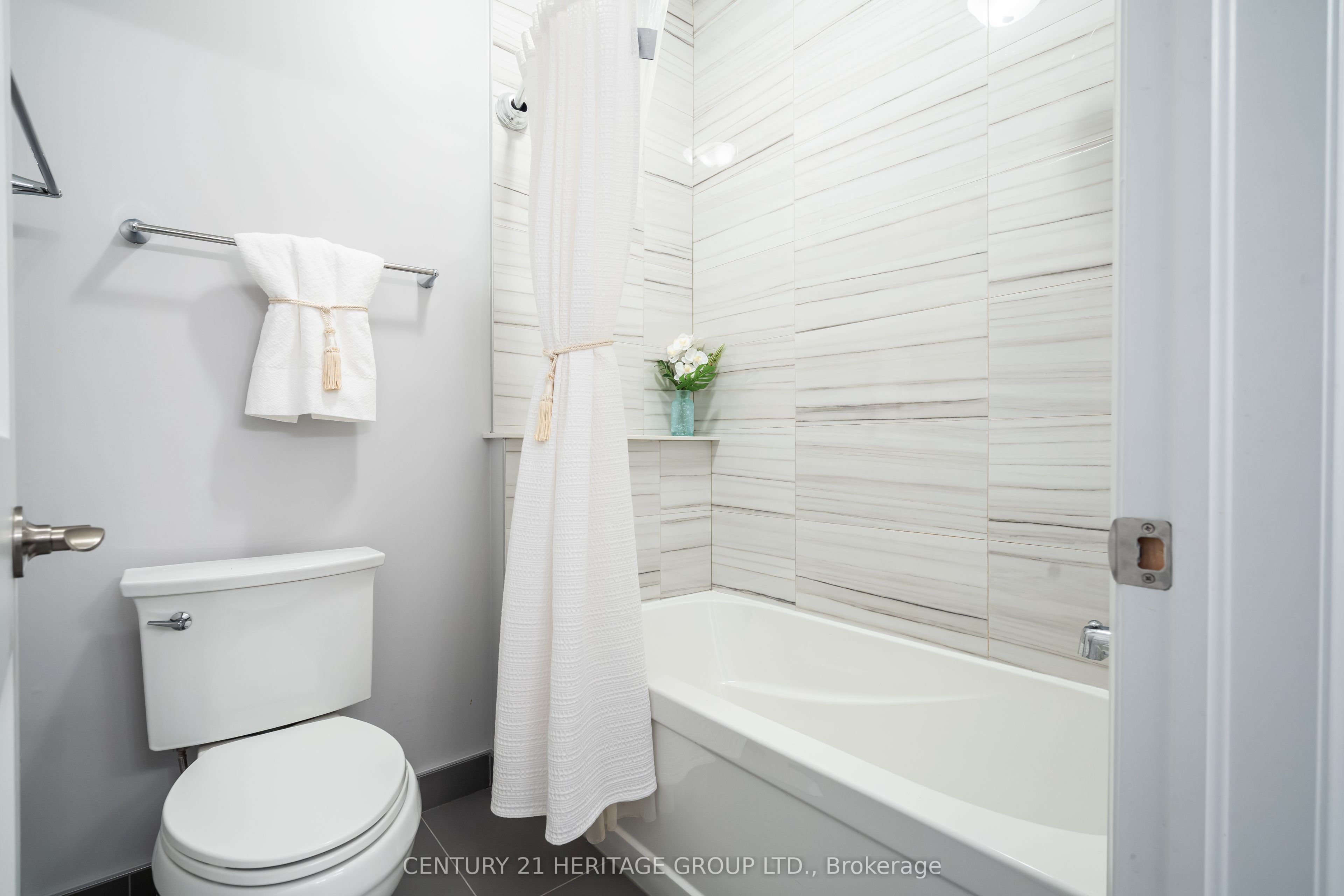 1894 Simcoe Boulevard Property Photo 13