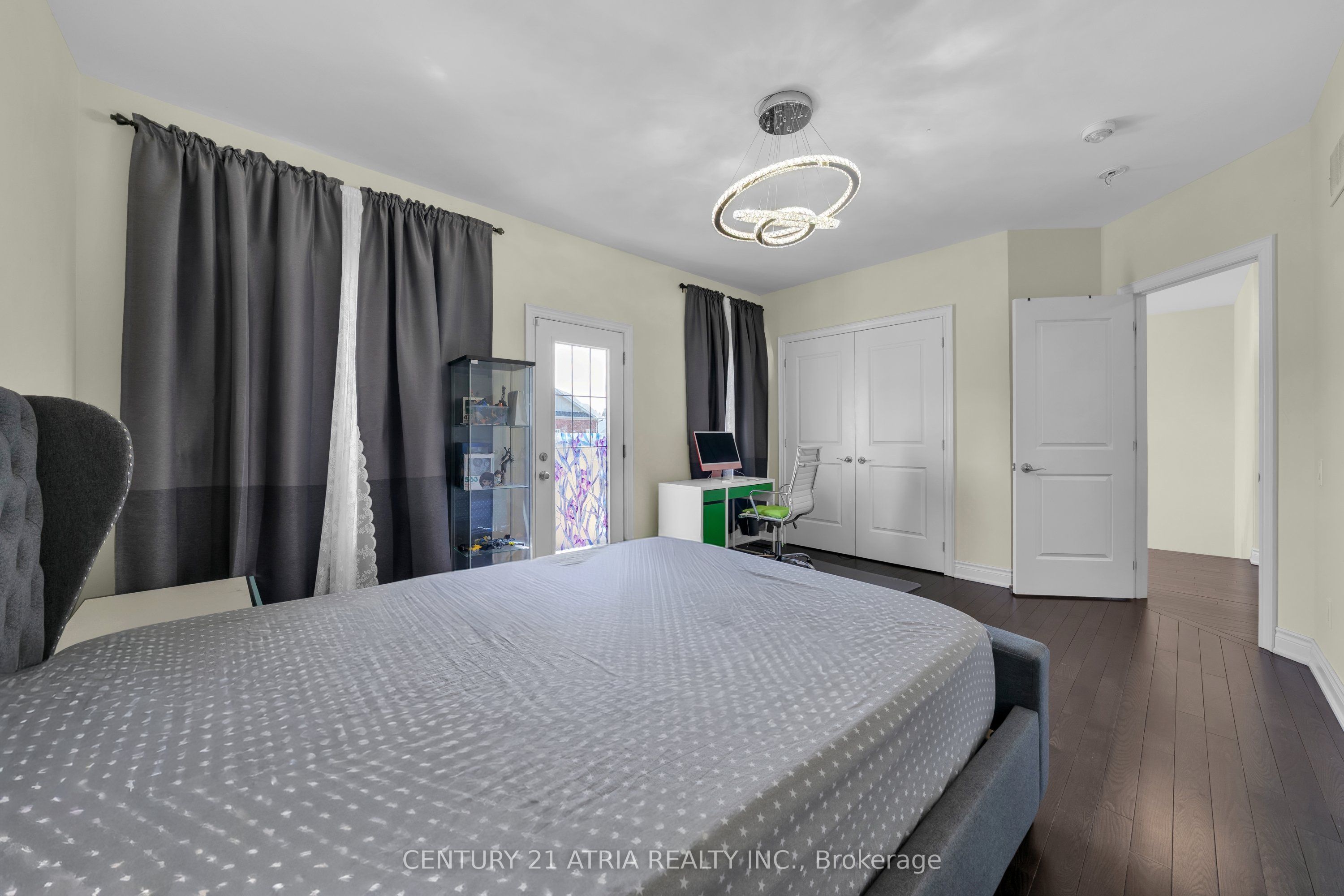 20 Baldry Avenue Property Photo 9