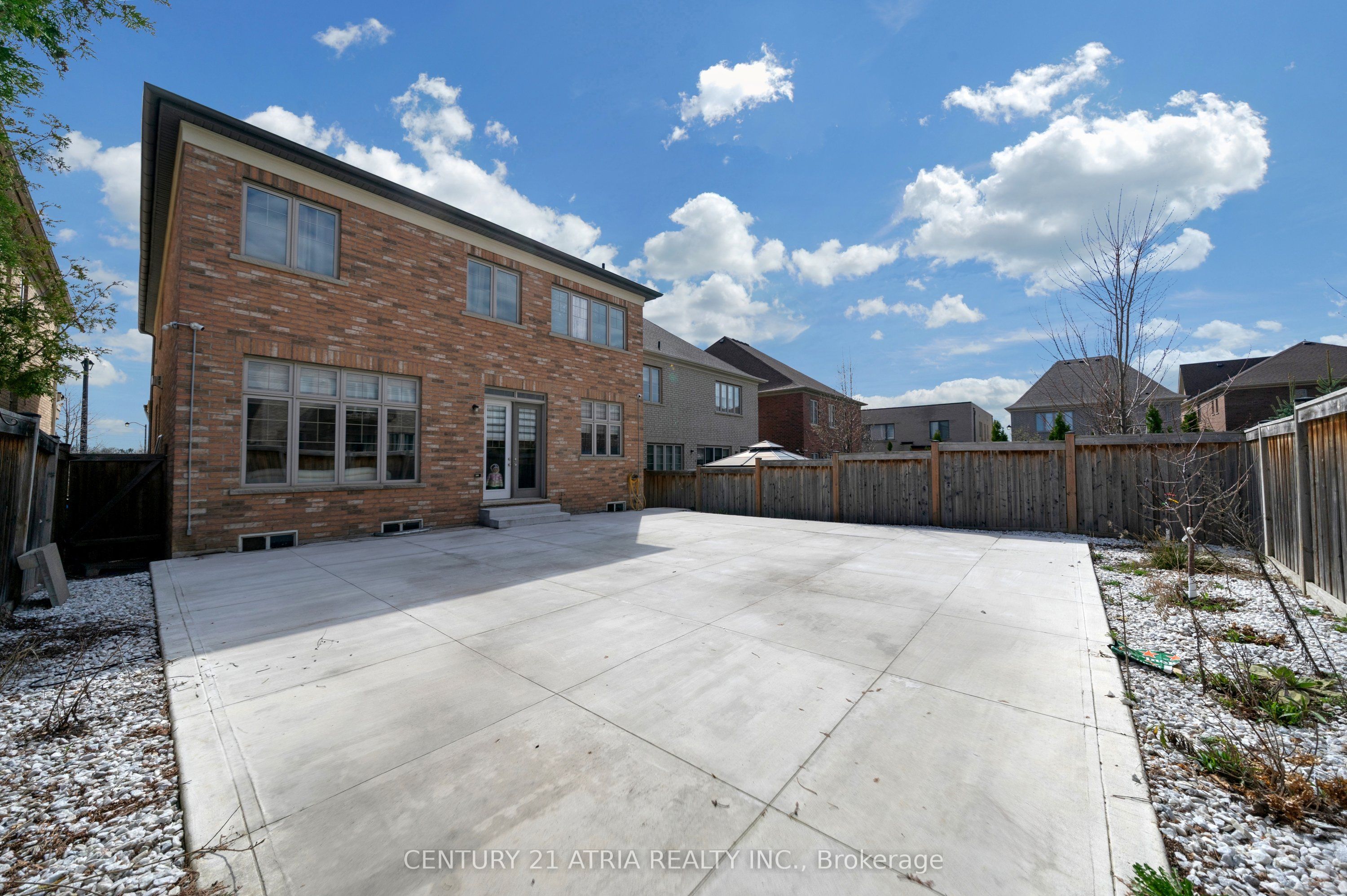 20 Baldry Avenue Property Photo 17