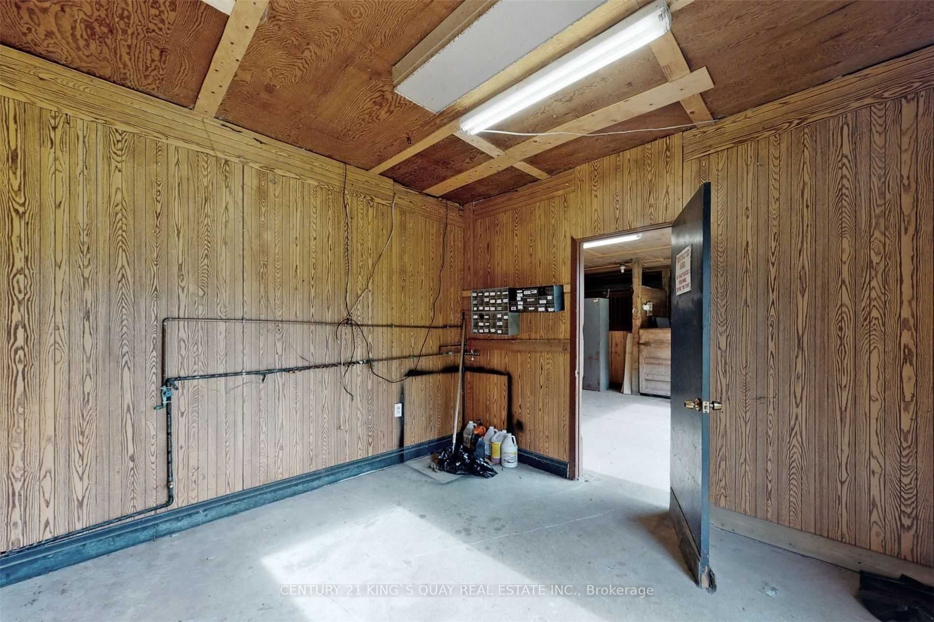 6159 5th Side Road Property Photo 8