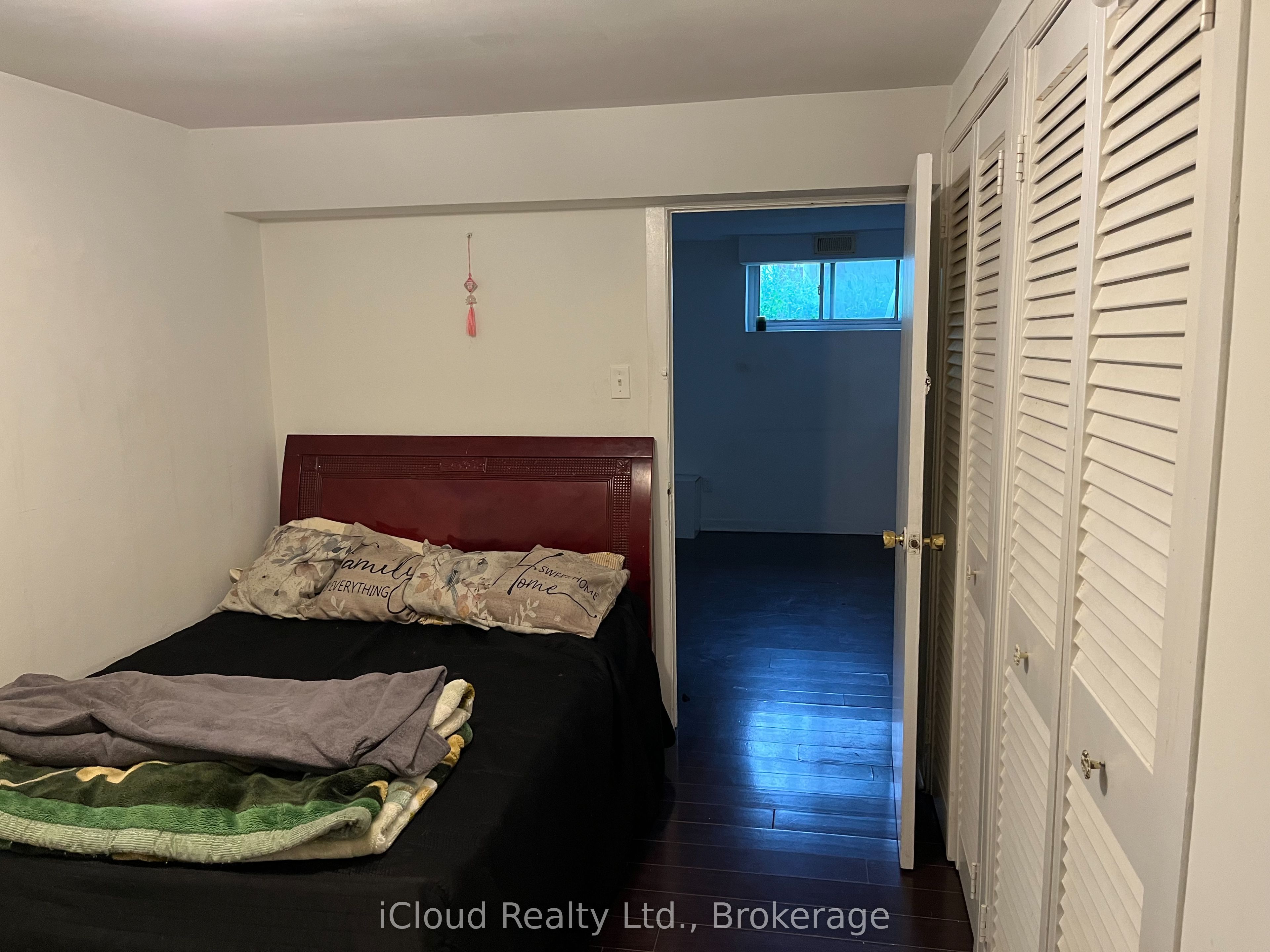 104 E Steeles Avenue E A (lower Level) Property Photo 8