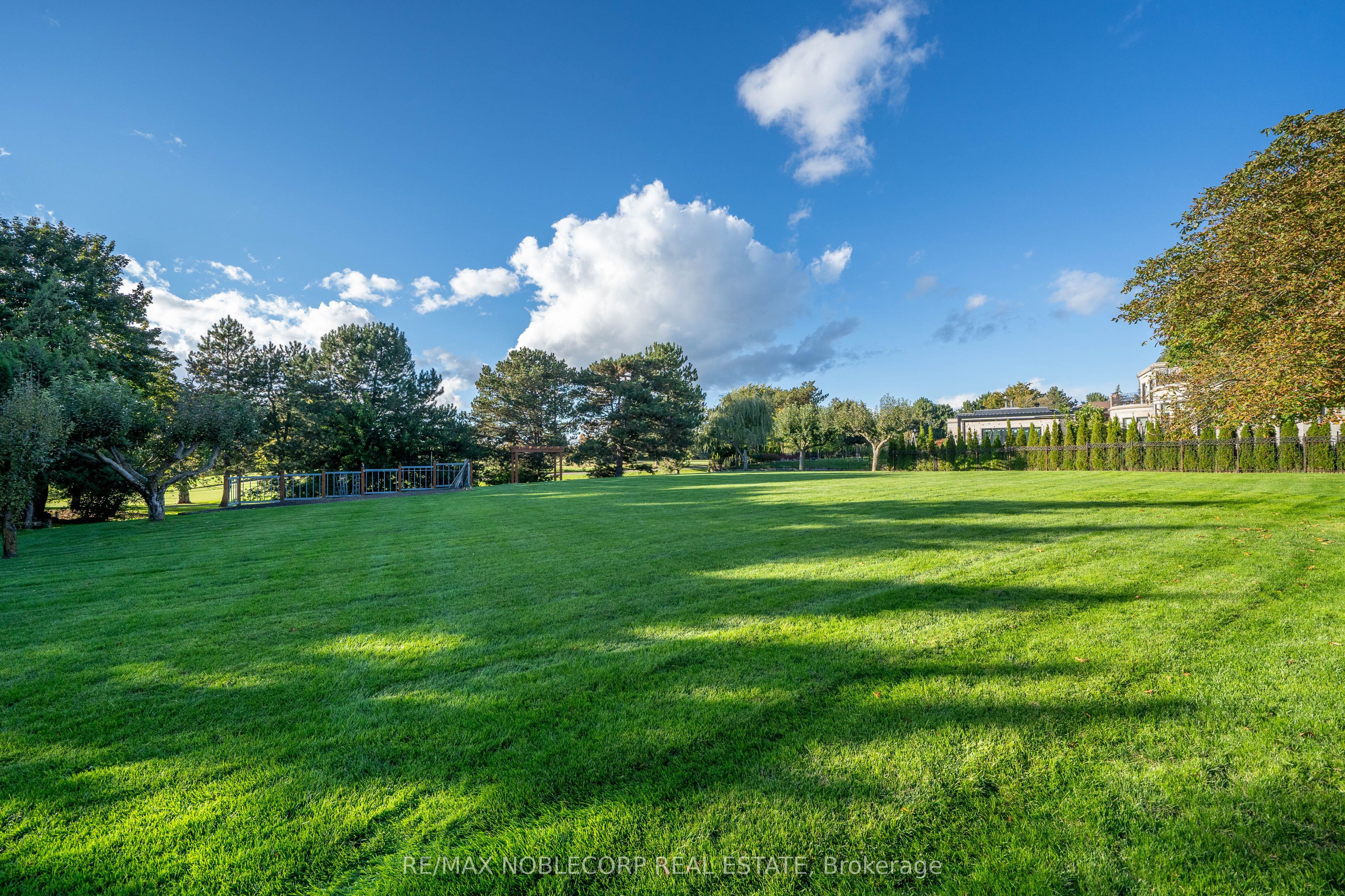 72 Balding Boulevard Property Photo 10