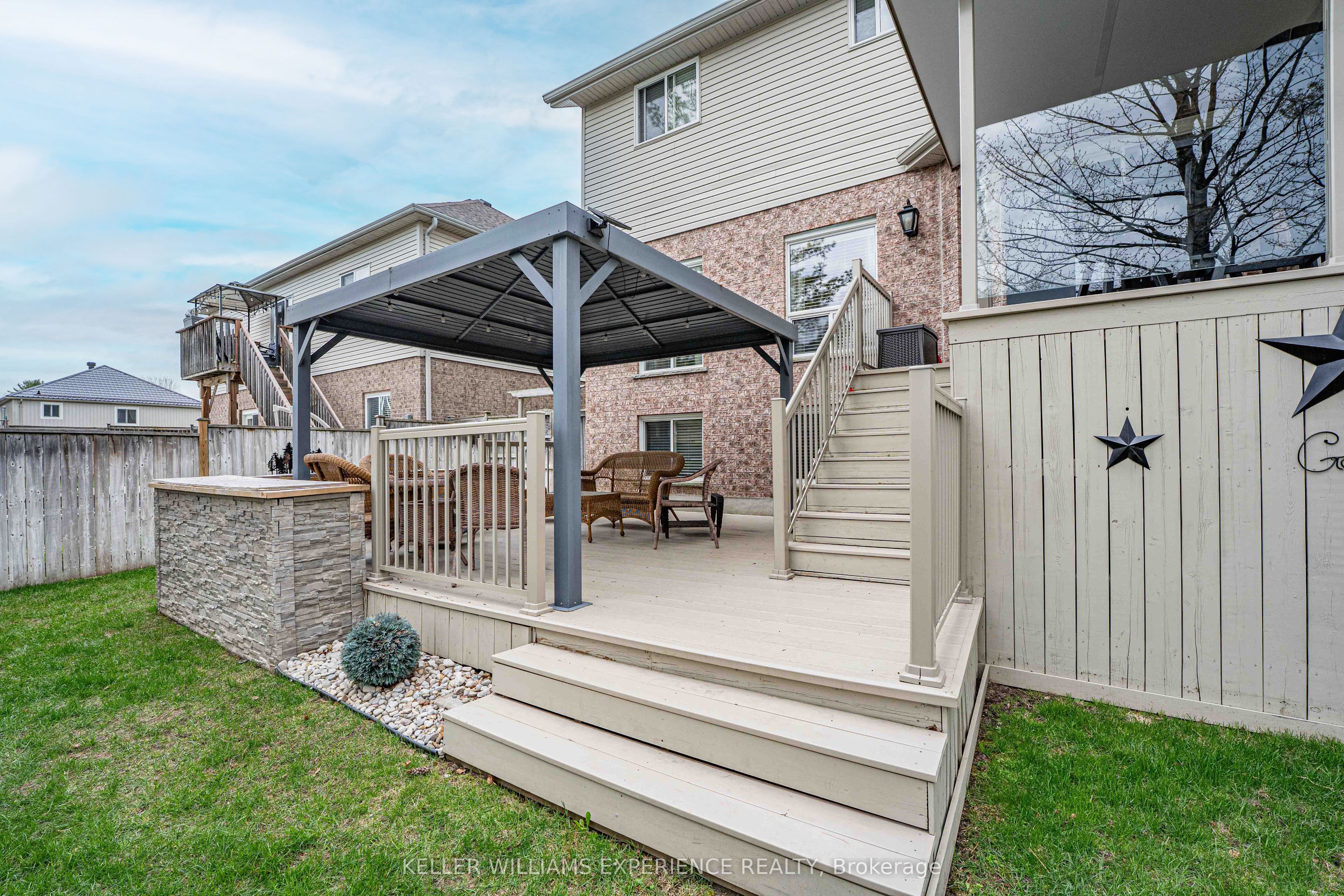 87 Armeda Clow Crescent Property Photo 32
