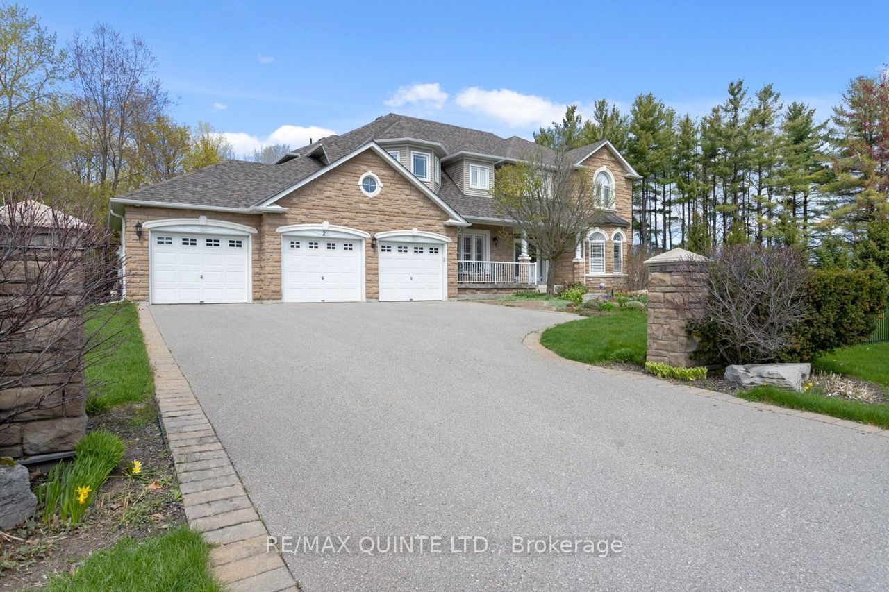 2 Treeview Avenue Property Photo 2