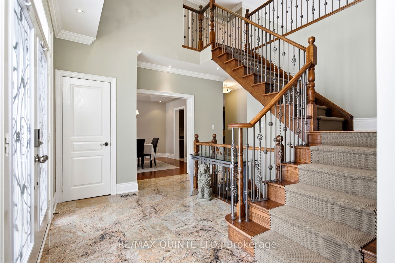 2 Treeview Avenue Property Photo 4