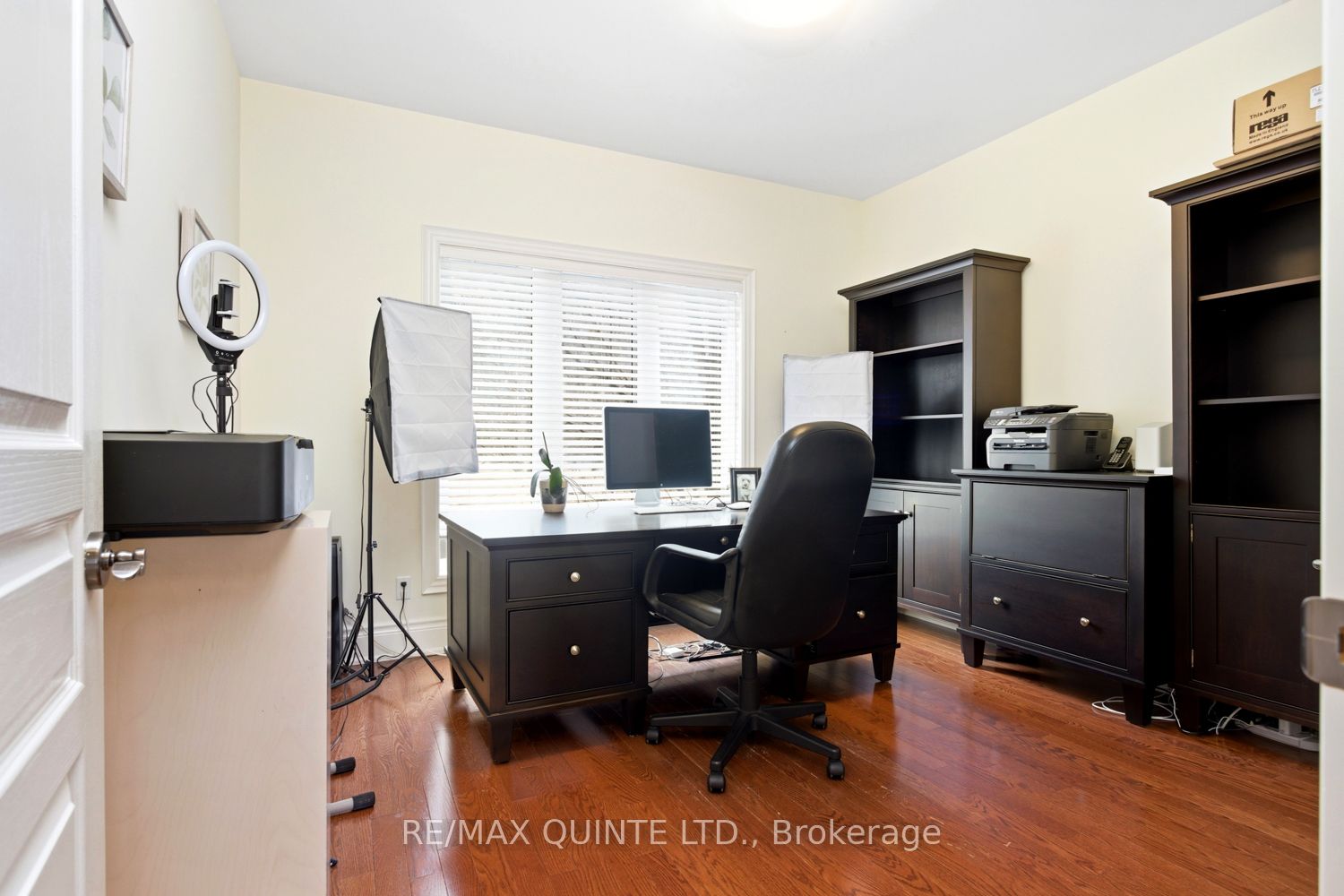 2 Treeview Avenue Property Photo 16