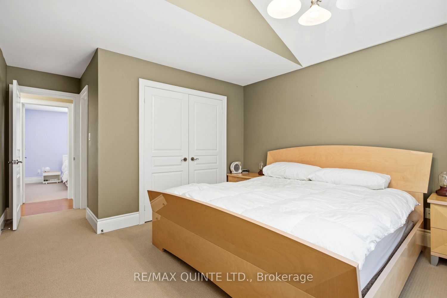 2 Treeview Avenue Property Photo 24