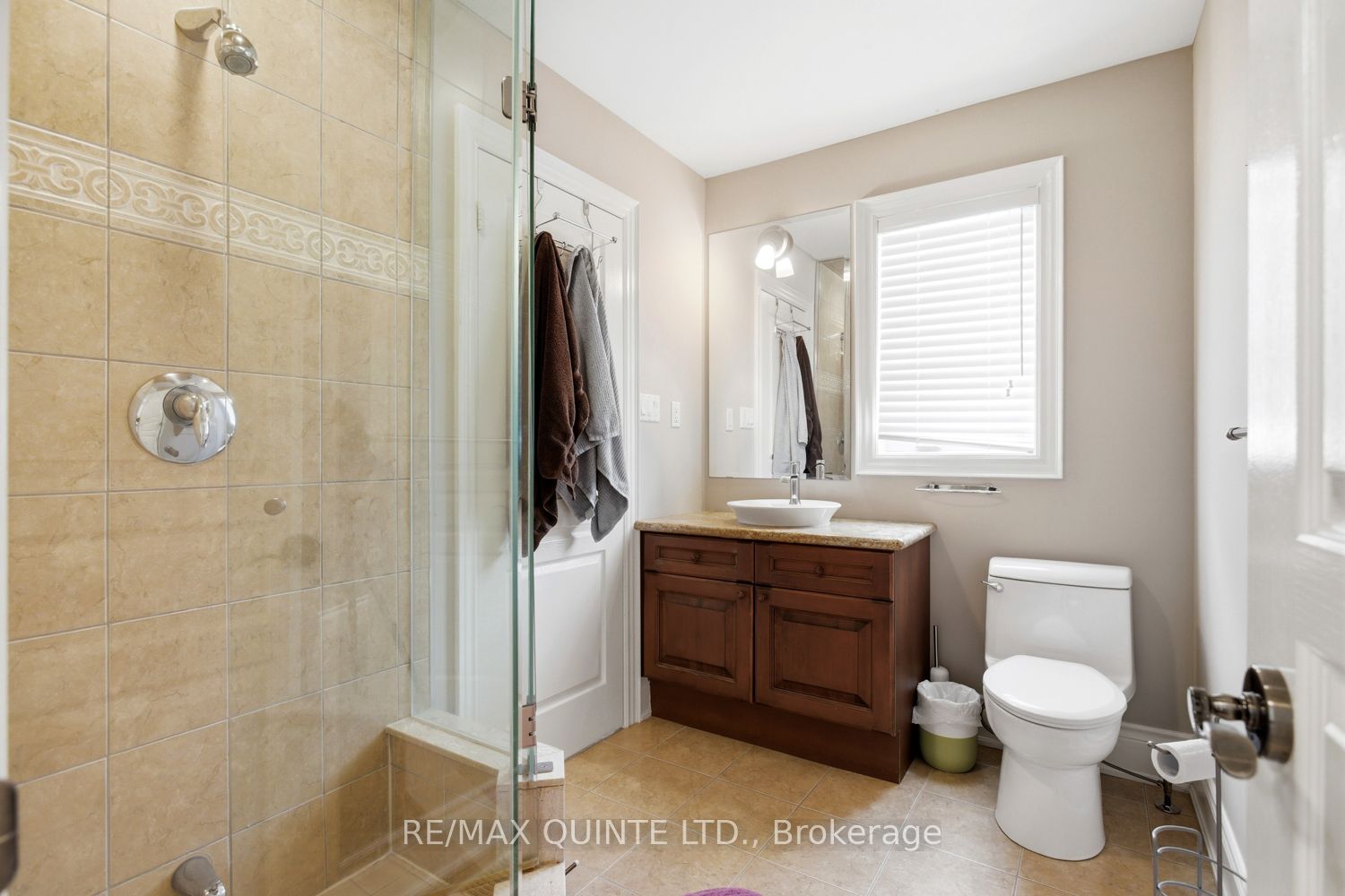 2 Treeview Avenue Property Photo 25