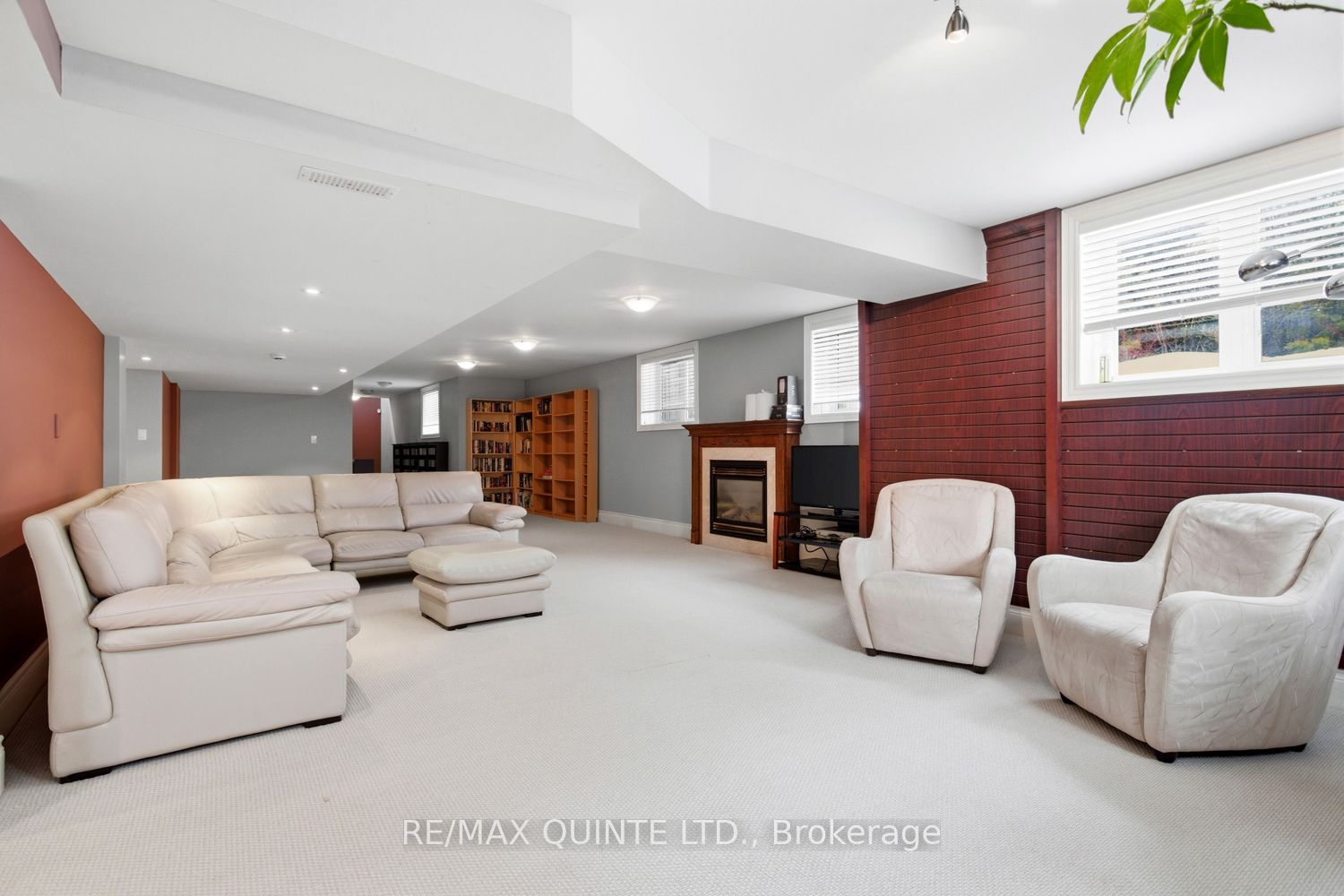 2 Treeview Avenue Property Photo 29