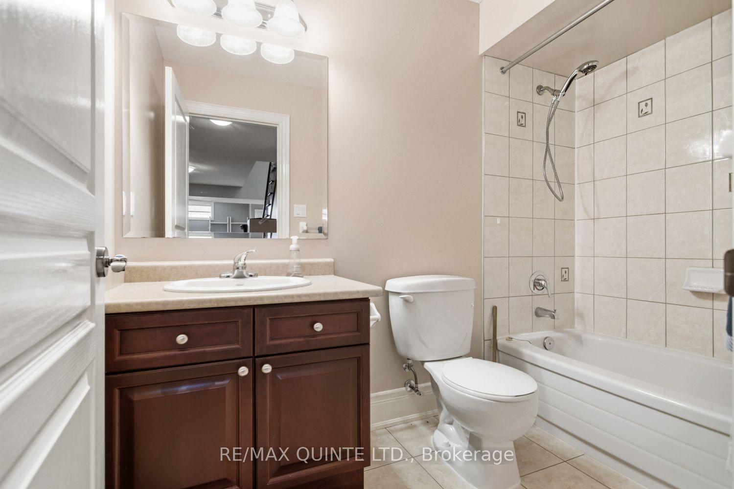 2 Treeview Avenue Property Photo 30