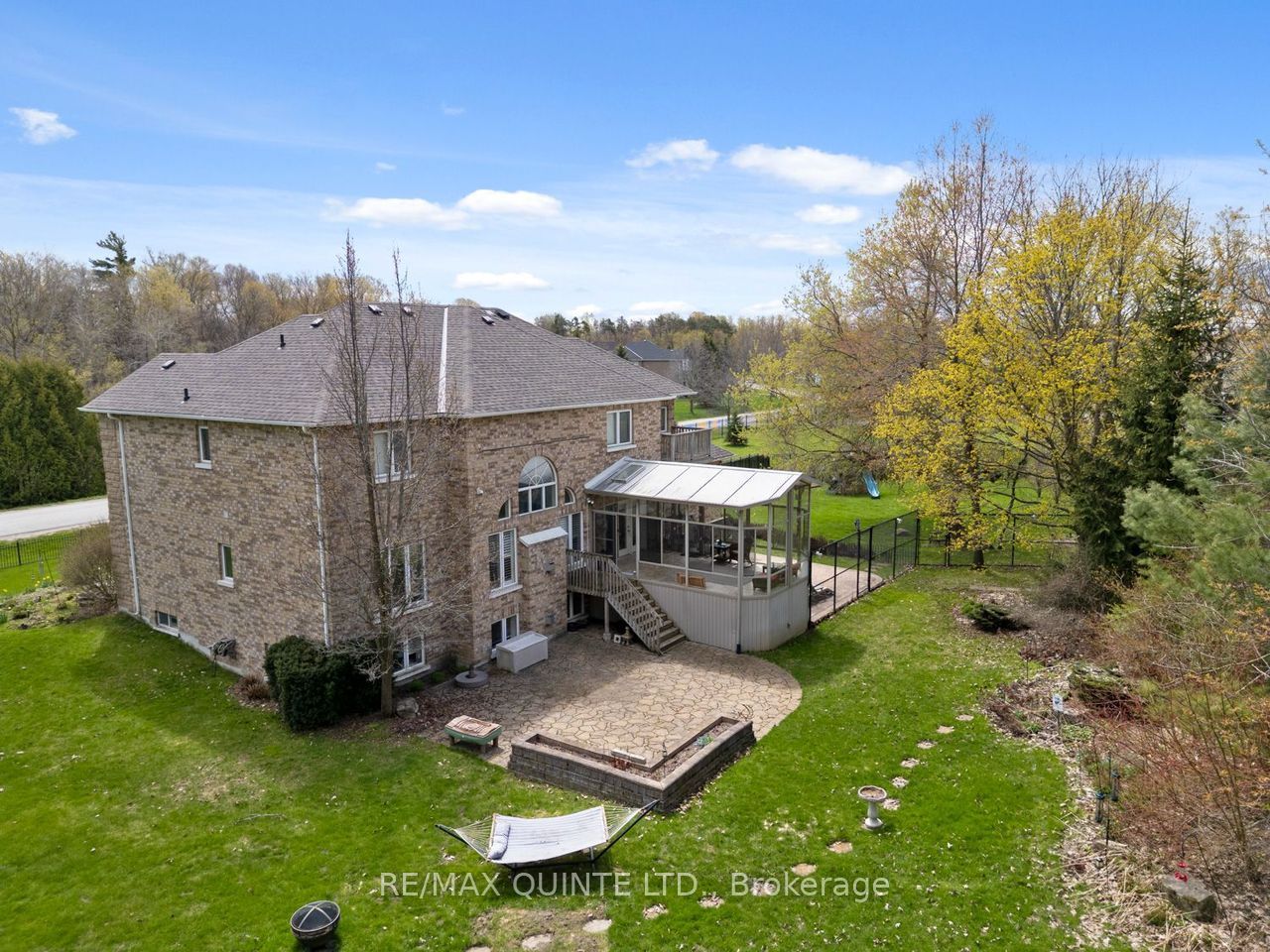 2 Treeview Avenue Property Photo 37