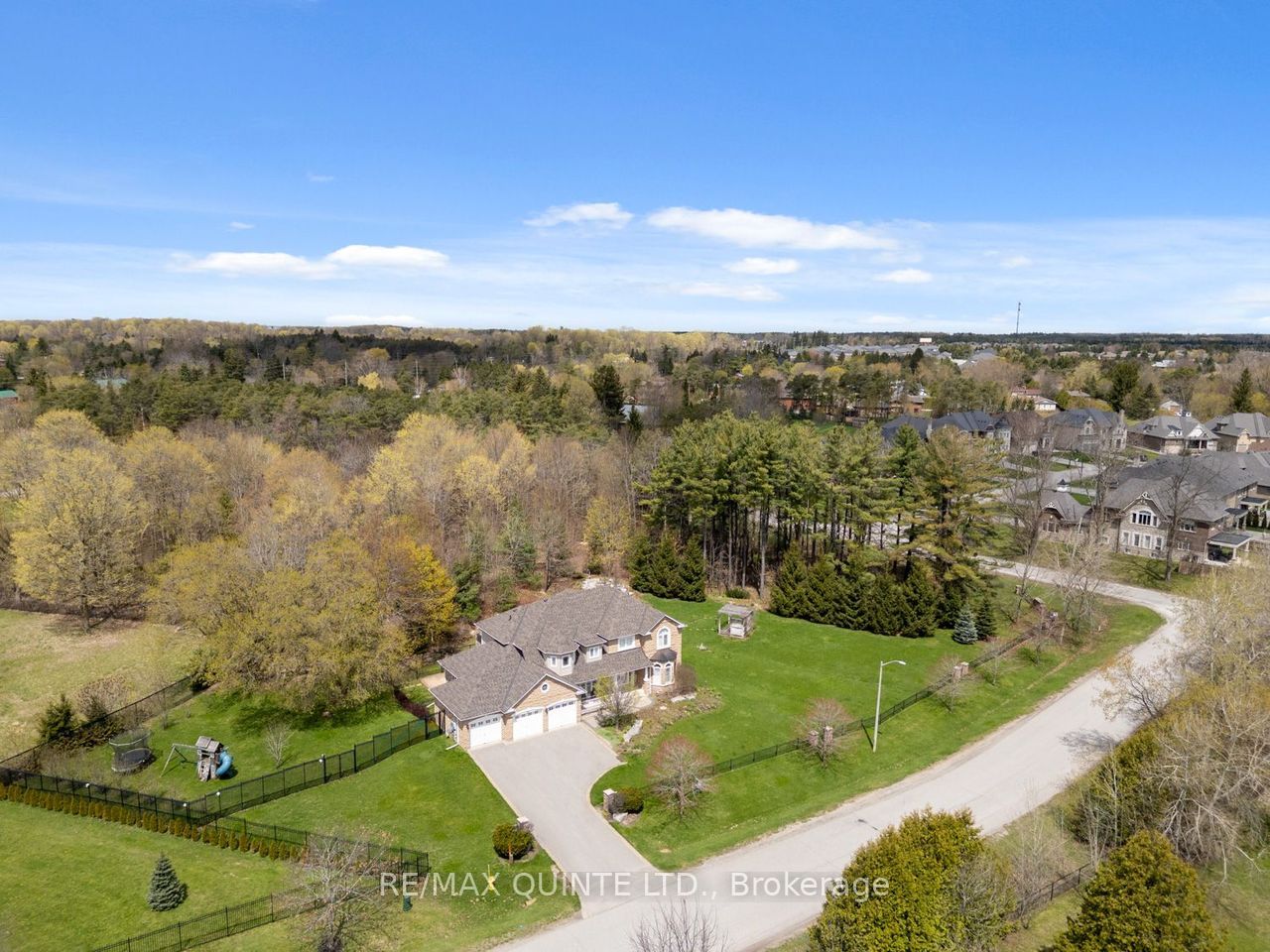 2 Treeview Avenue Property Photo 47