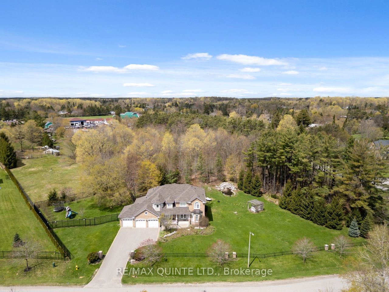 2 Treeview Avenue Property Photo 48