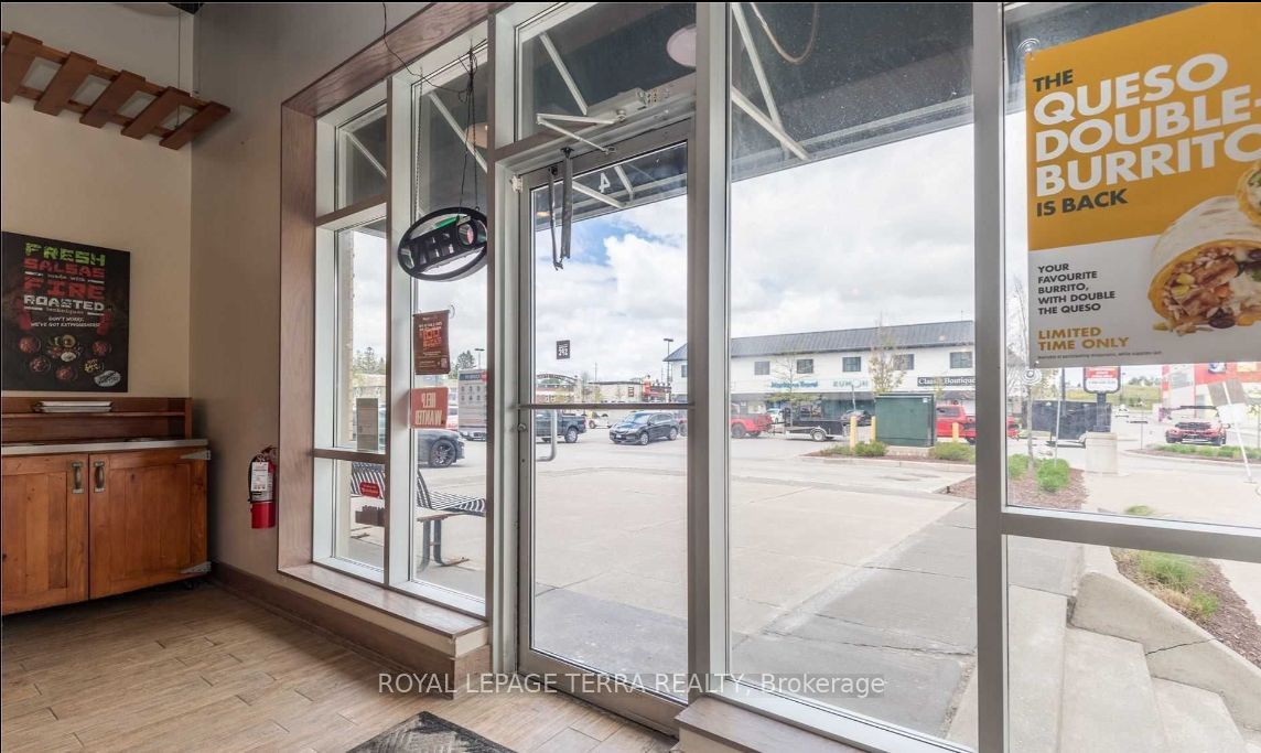 18267 Yonge Street Property Photo 6