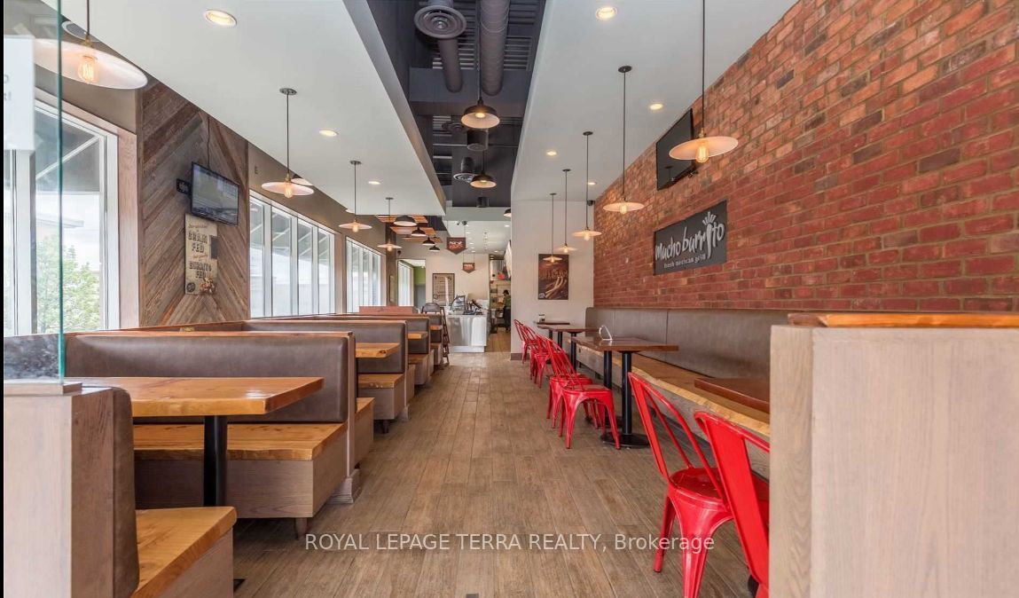 18267 Yonge Street Property Photo 8
