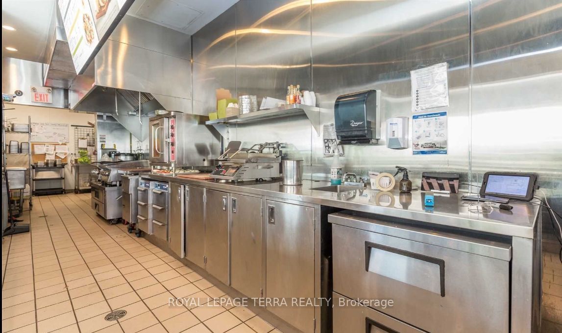 18267 Yonge Street Property Photo 17