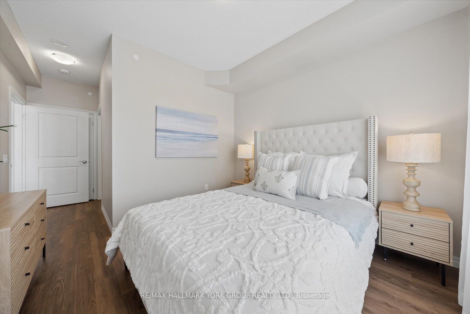 460 William Graham Drive 402 Property Photo 17