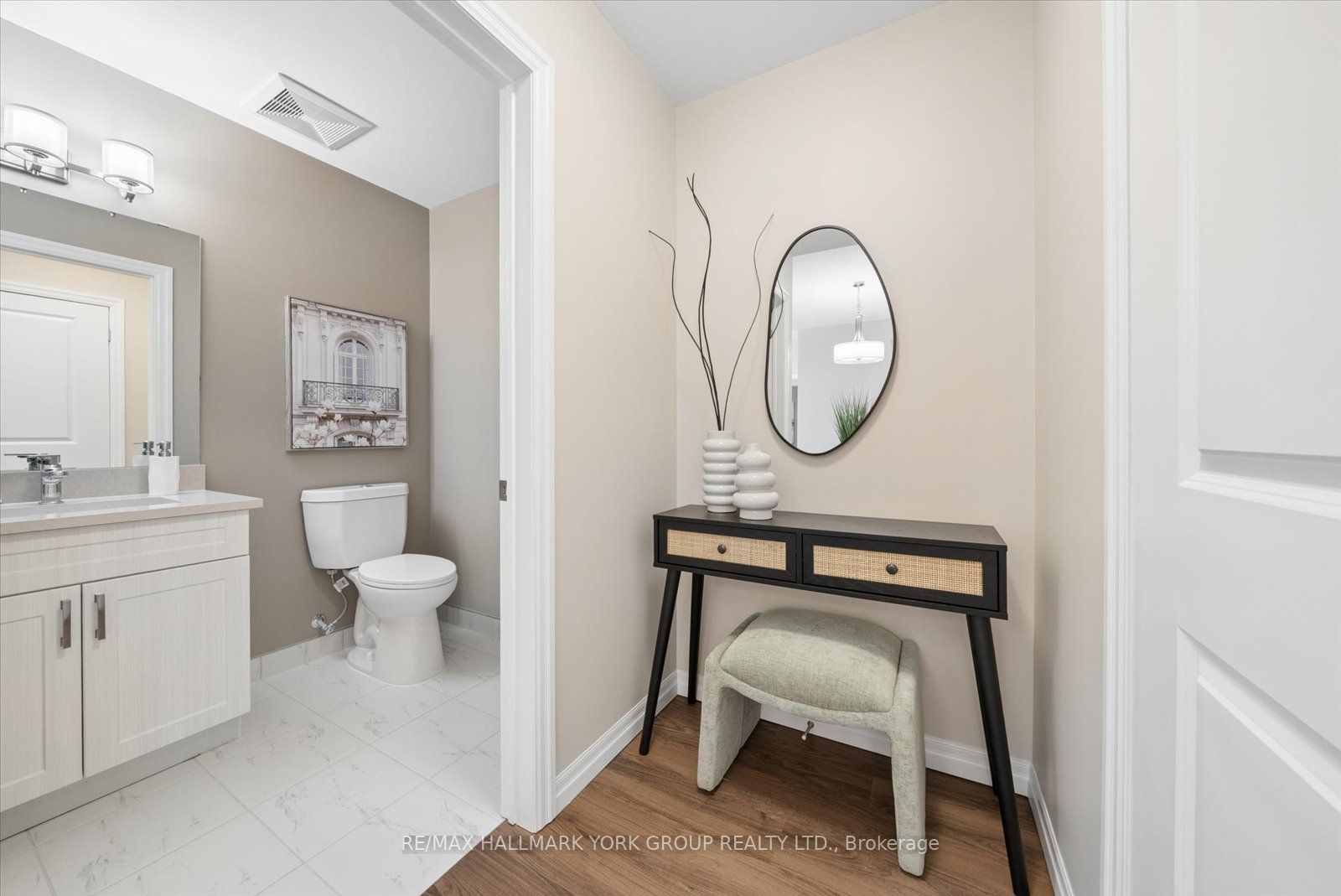 460 William Graham Drive 402 Property Photo 23