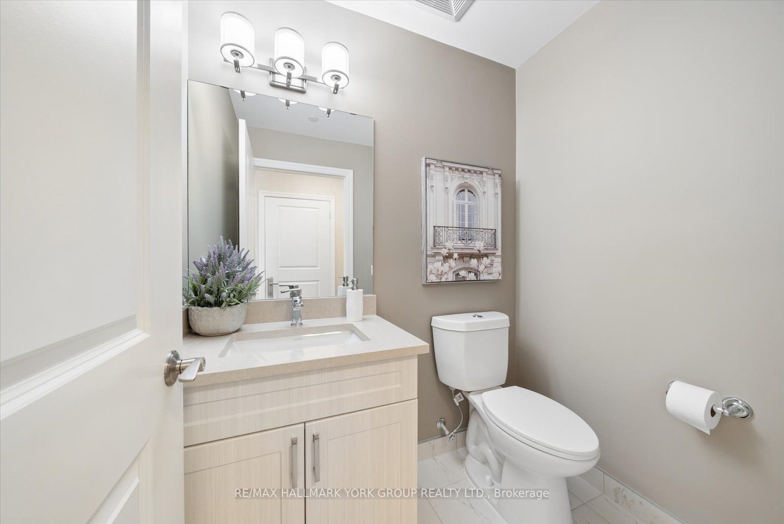 460 William Graham Drive 402 Property Photo 24