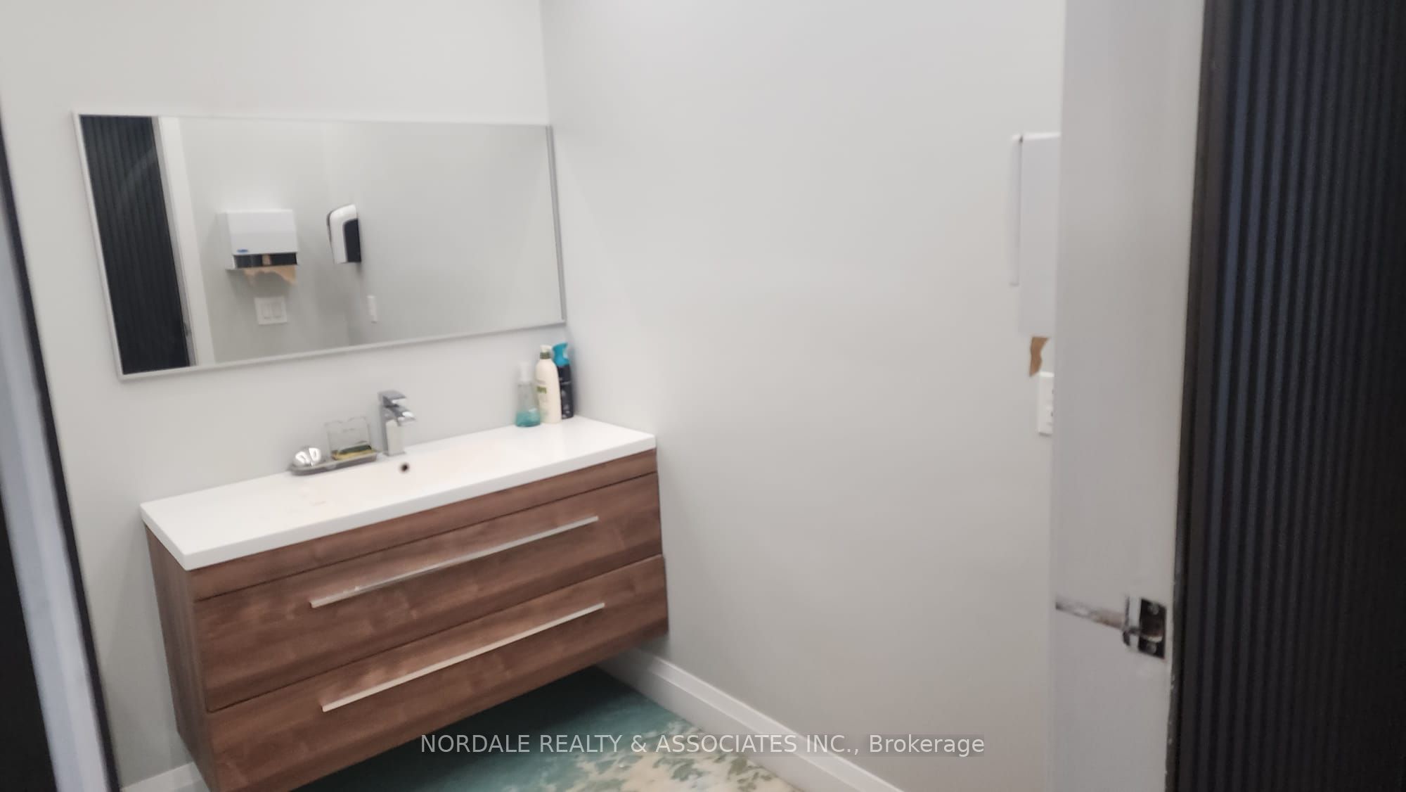 7733 Keele Street Property Photo 10