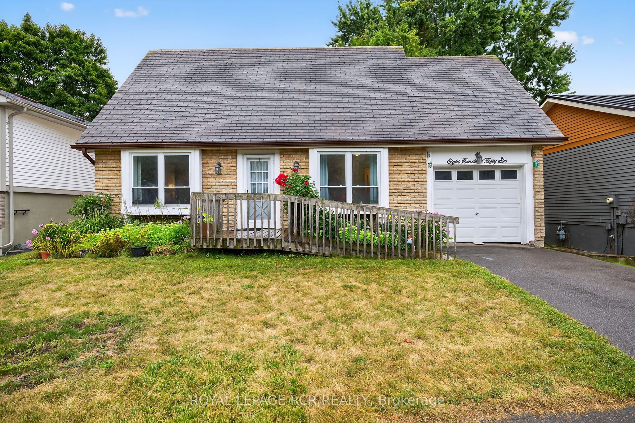 856 Magnolia Avenue Property Photo 3