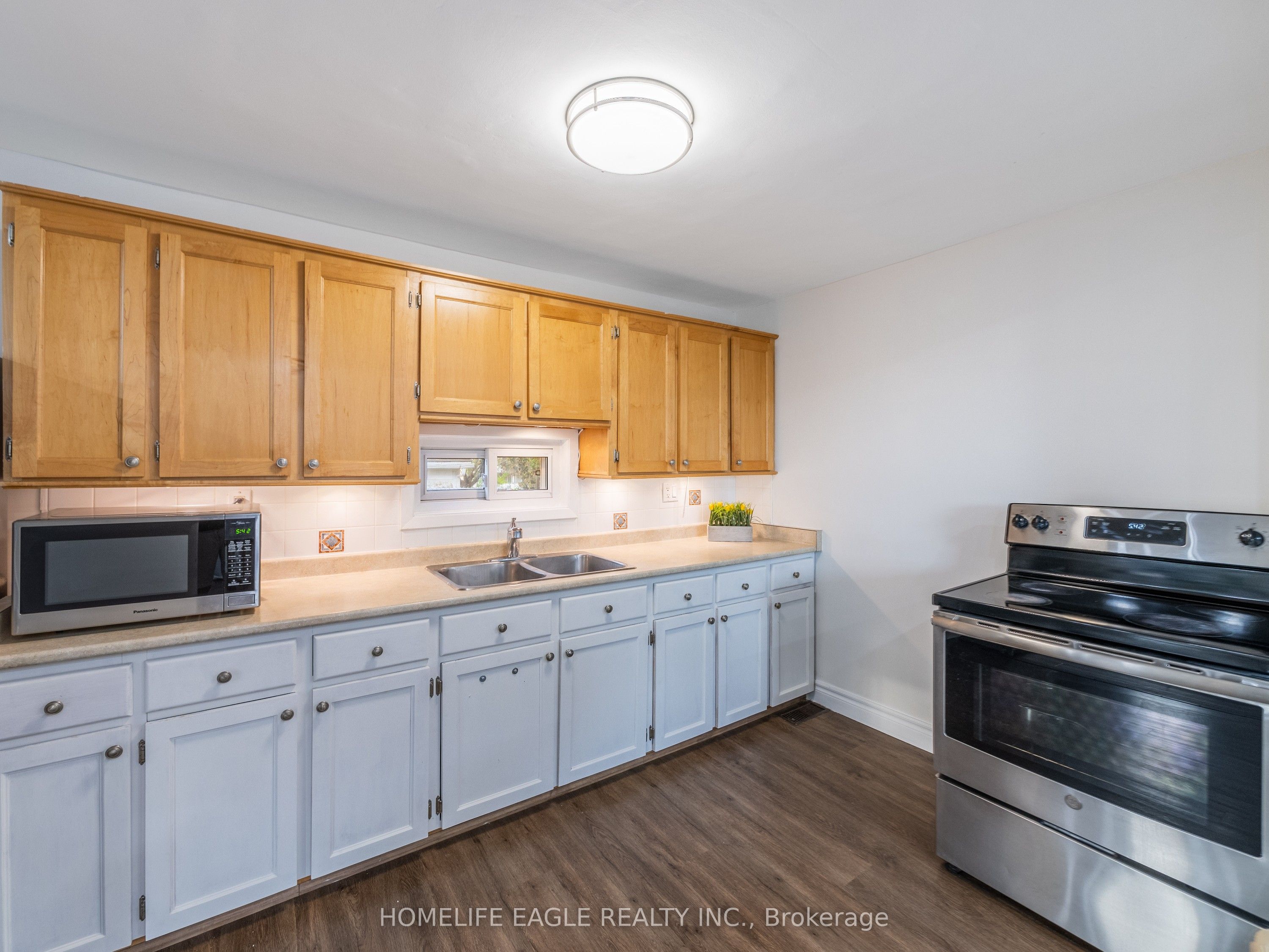 75 Denne Boulevard Property Photo 9