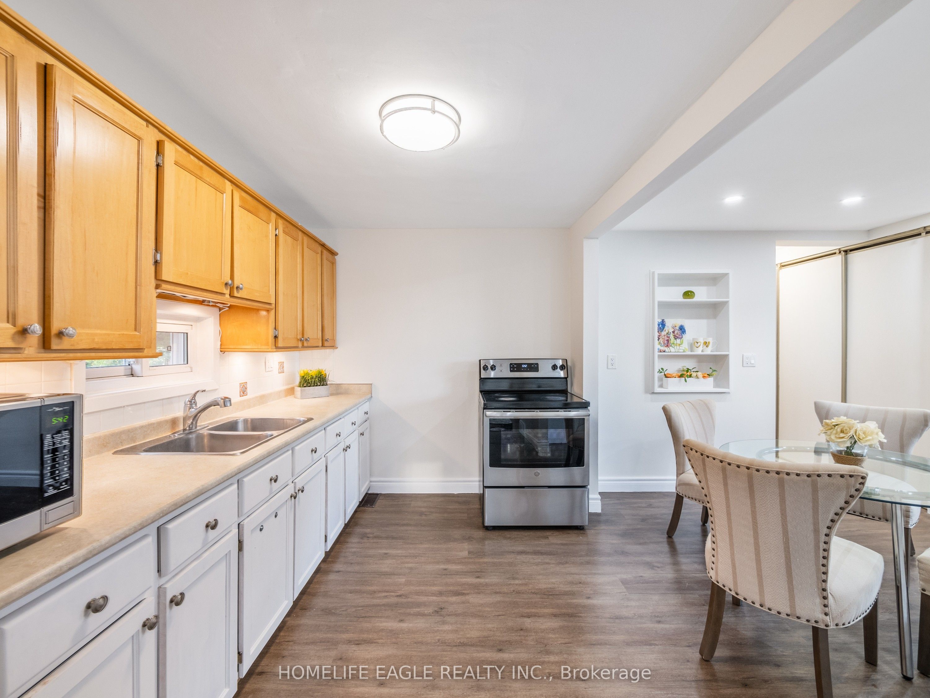 75 Denne Boulevard Property Photo 12
