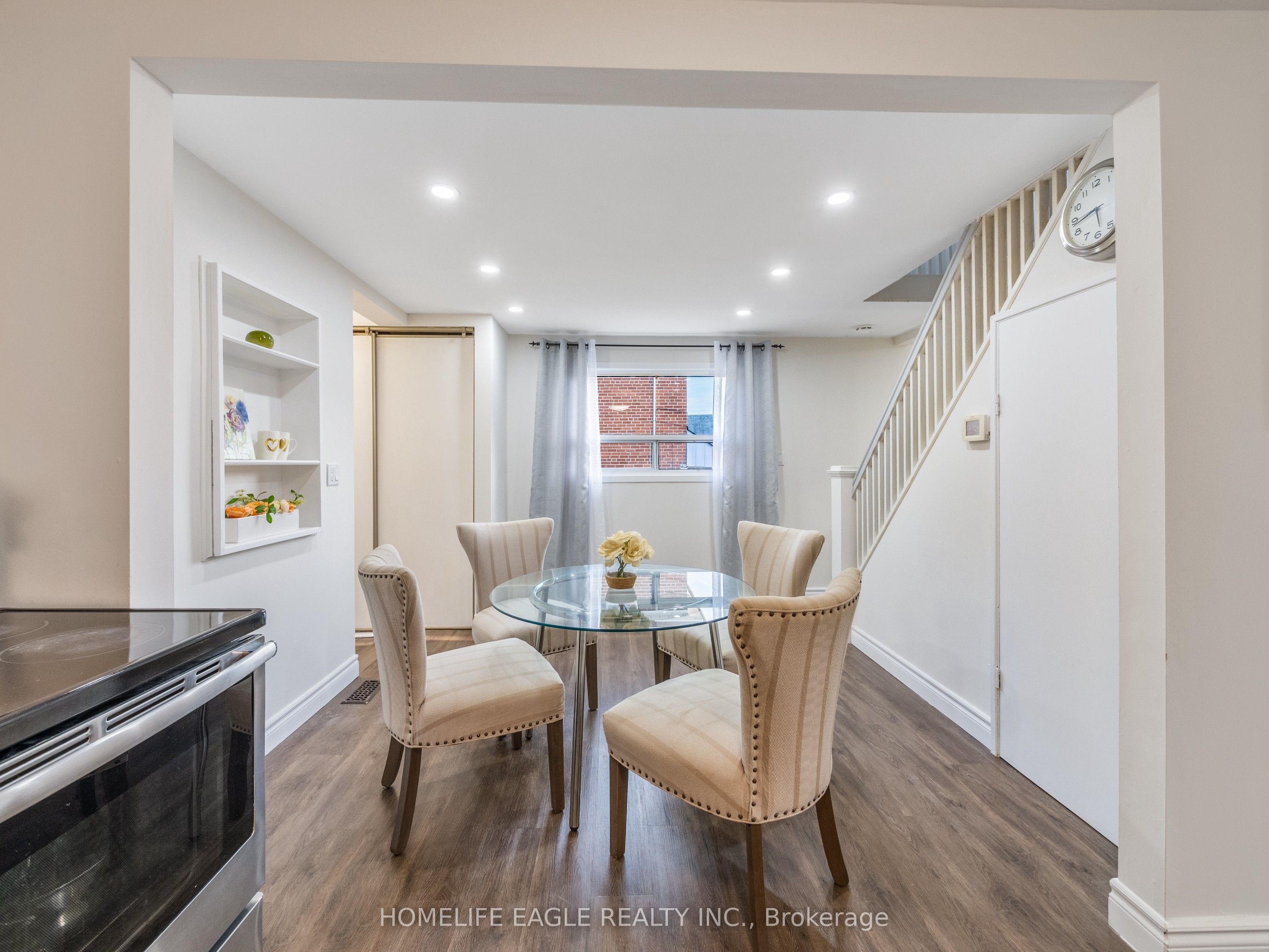 75 Denne Boulevard Property Photo 13