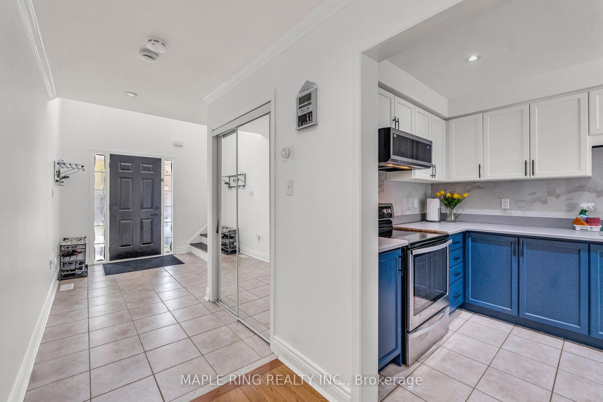 36 Laurelhurst Crescent Property Photo 3