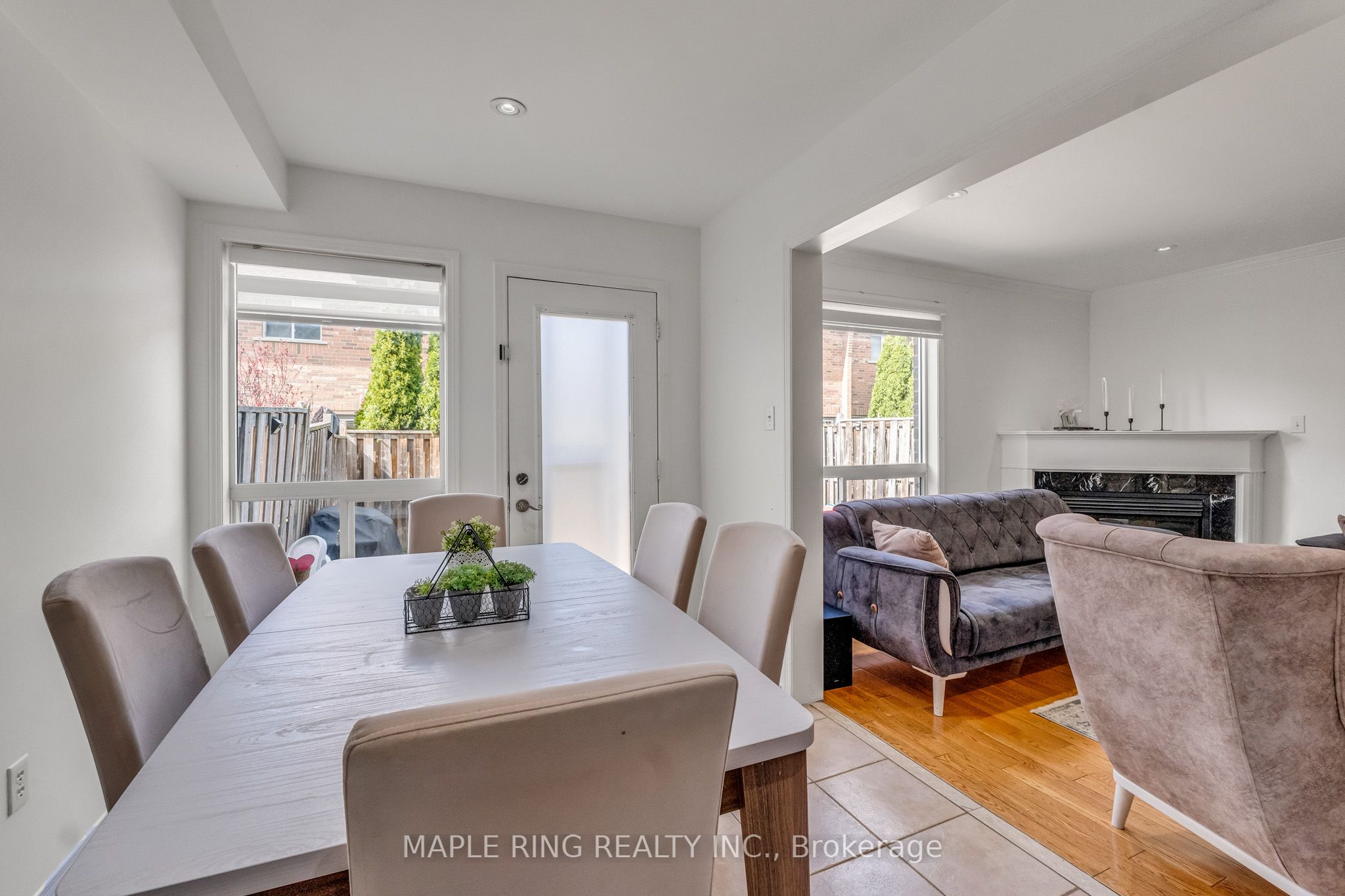 36 Laurelhurst Crescent Property Photo 8