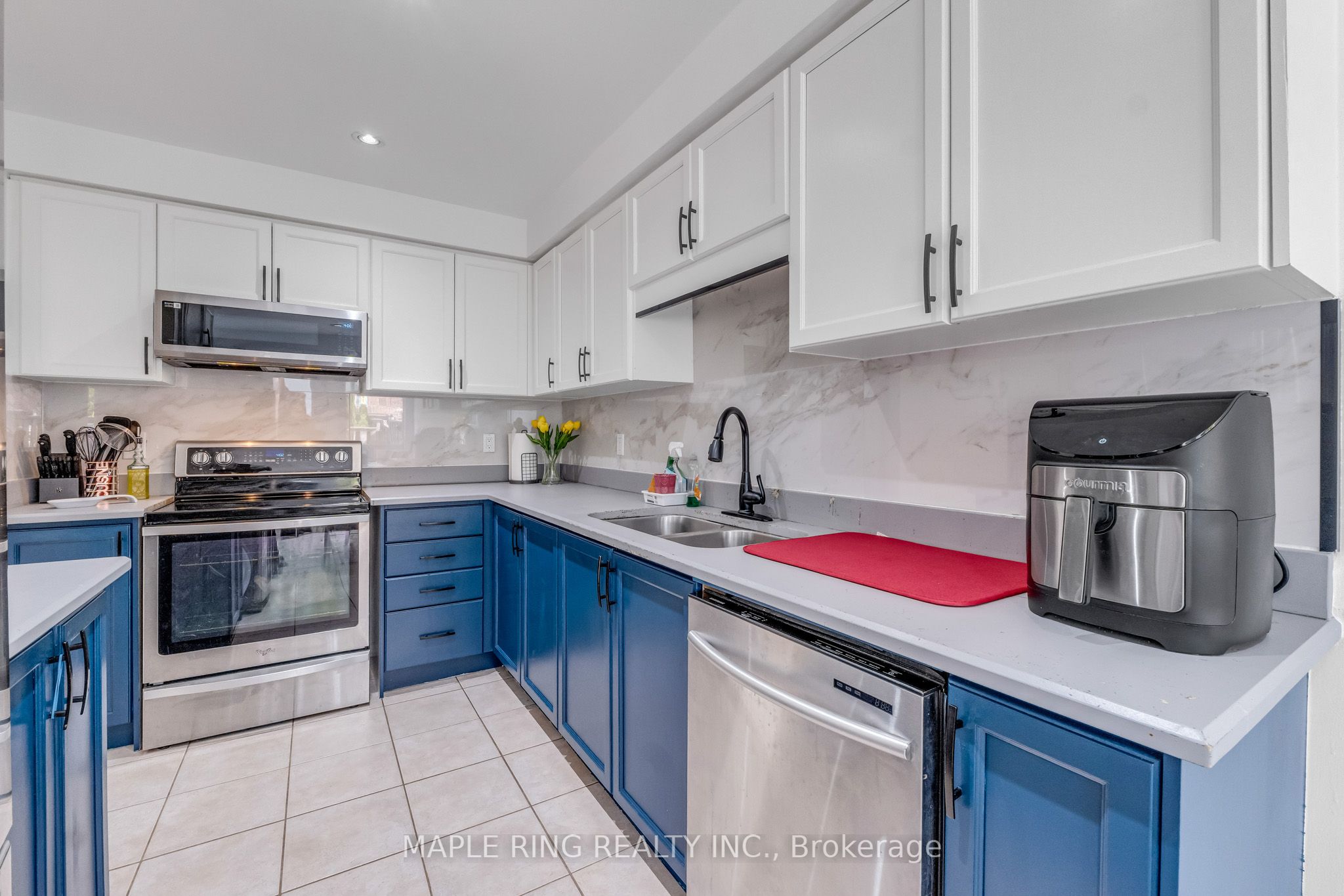 36 Laurelhurst Crescent Property Photo 11
