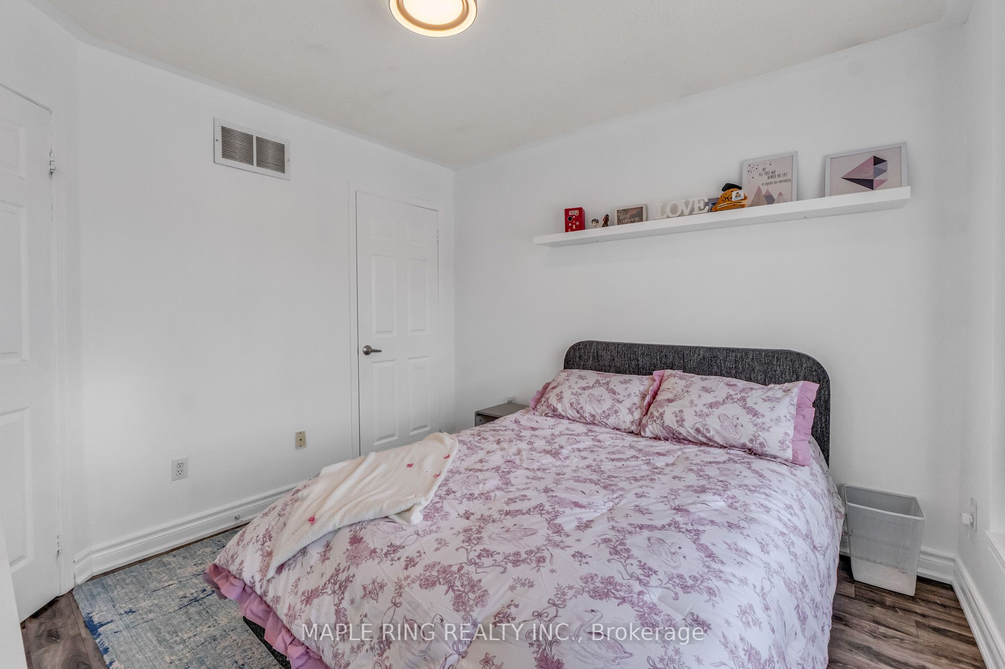 36 Laurelhurst Crescent Property Photo 21