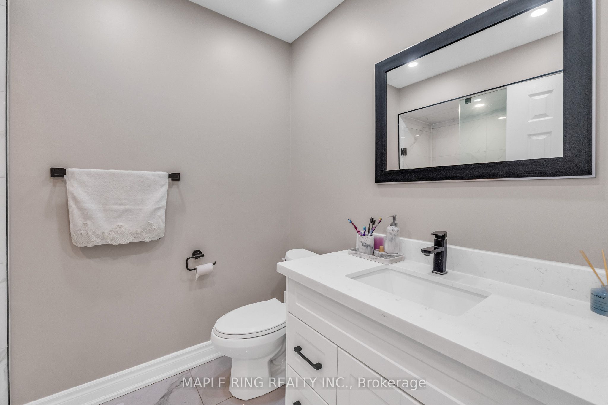 36 Laurelhurst Crescent Property Photo 24