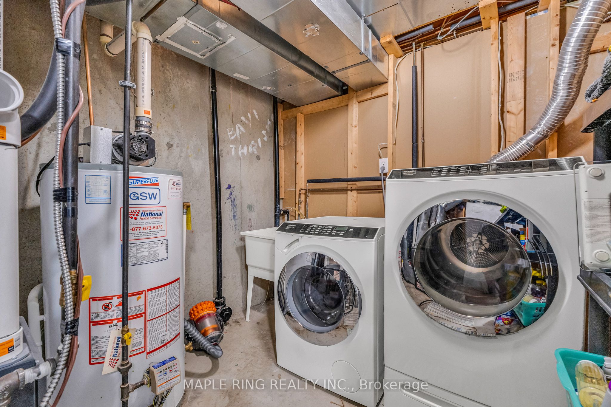 36 Laurelhurst Crescent Property Photo 41