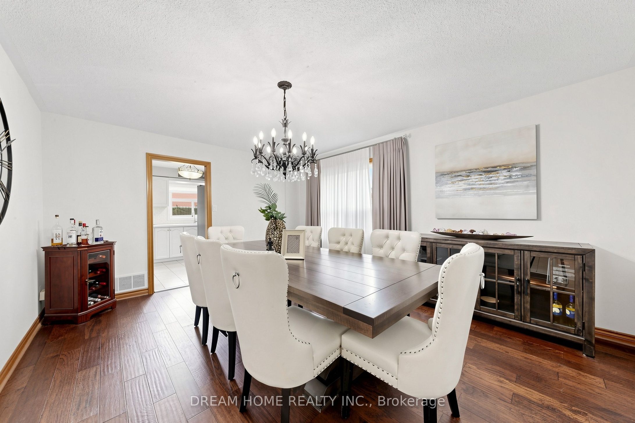 312 Valeria Boulevard Property Photo 7