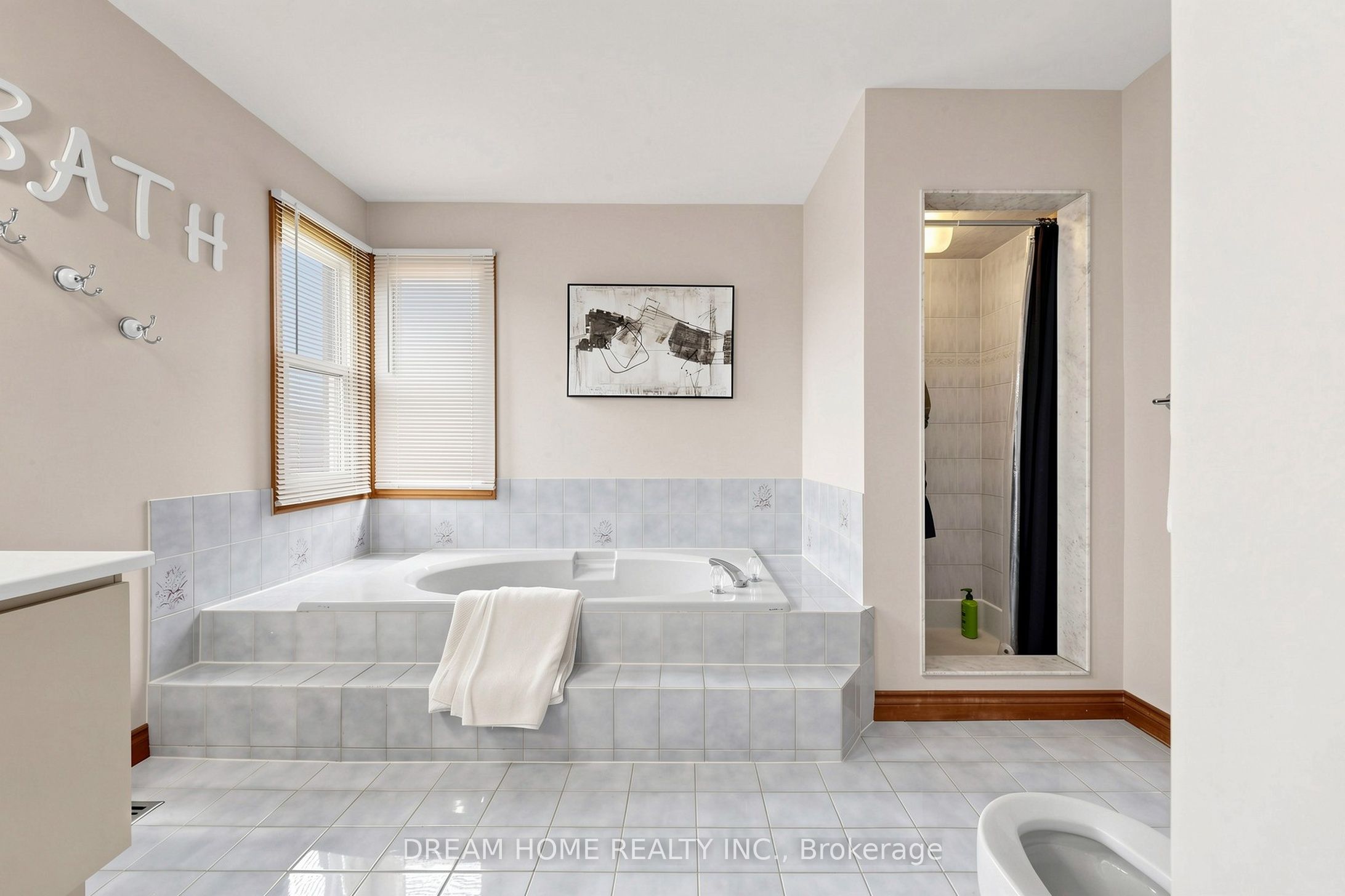 312 Valeria Boulevard Property Photo 23