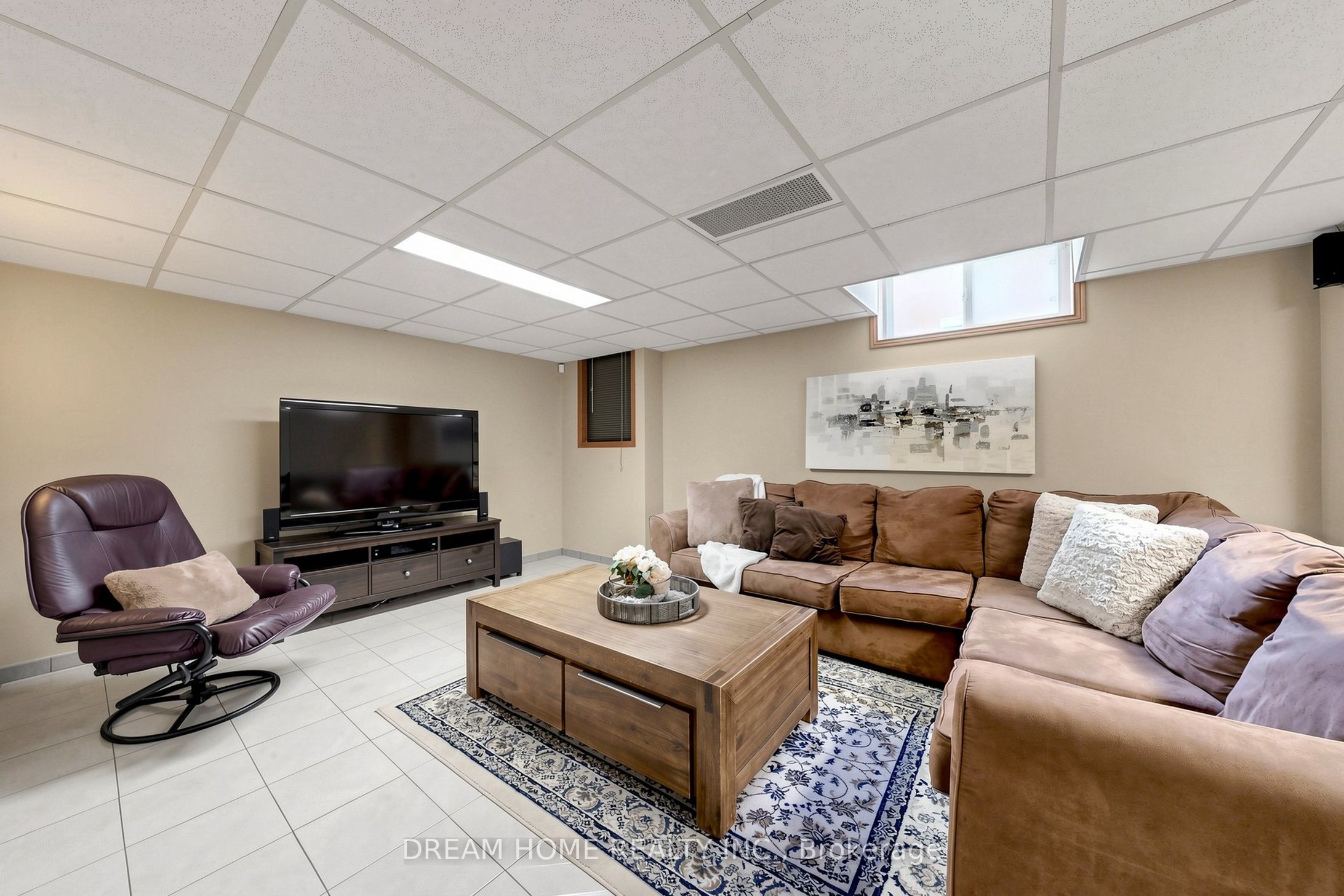 312 Valeria Boulevard Property Photo 32