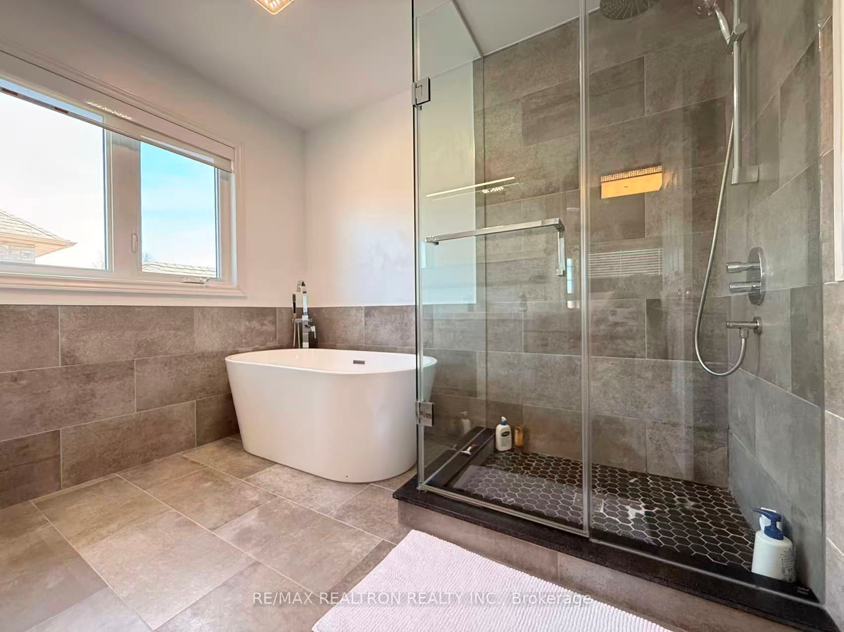 213 Roseheath Drive Property Photo 28