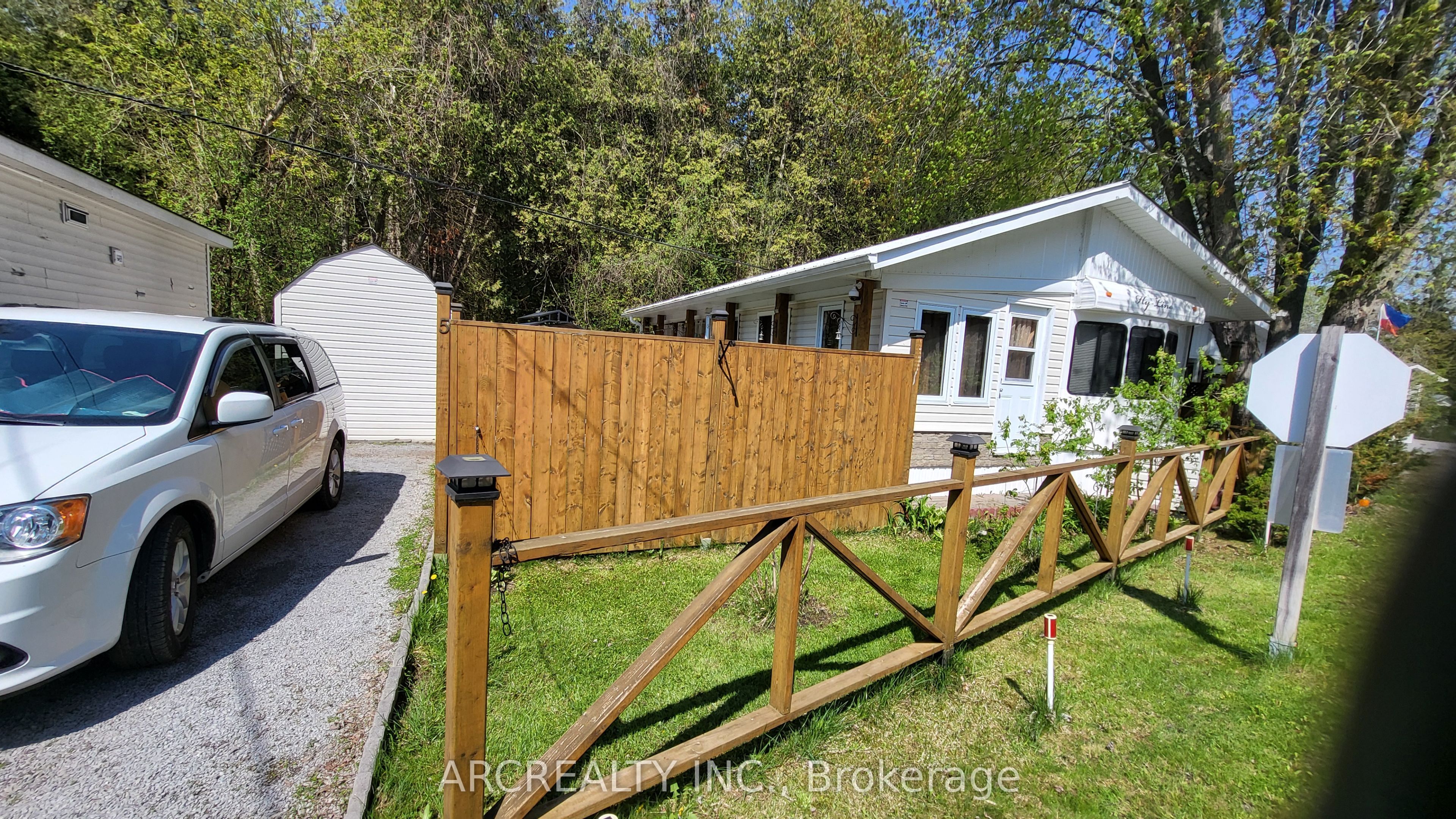 5 Horseshoe Circuit Property Photo 3