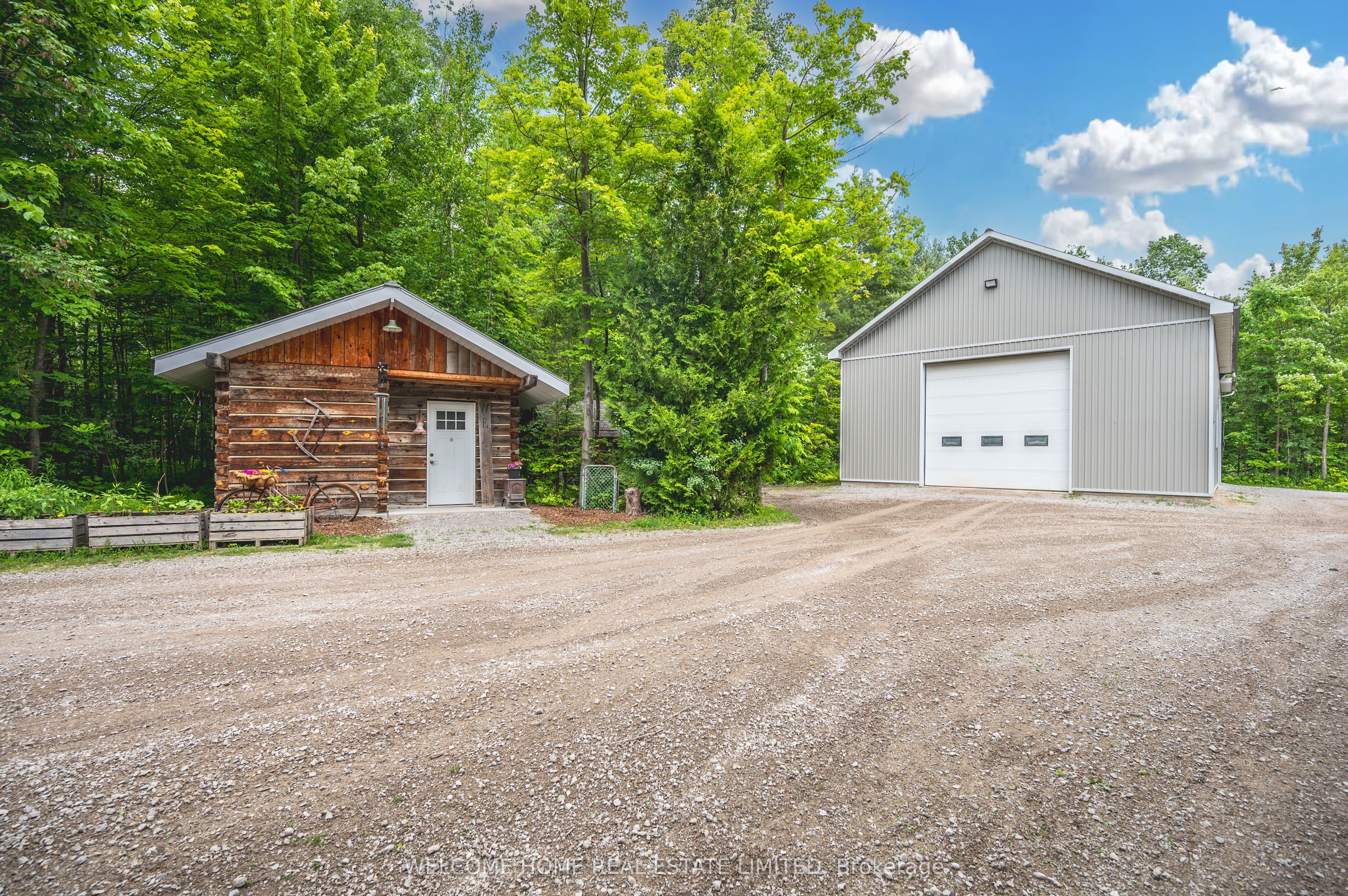 8071 4th Line Property Photo 1