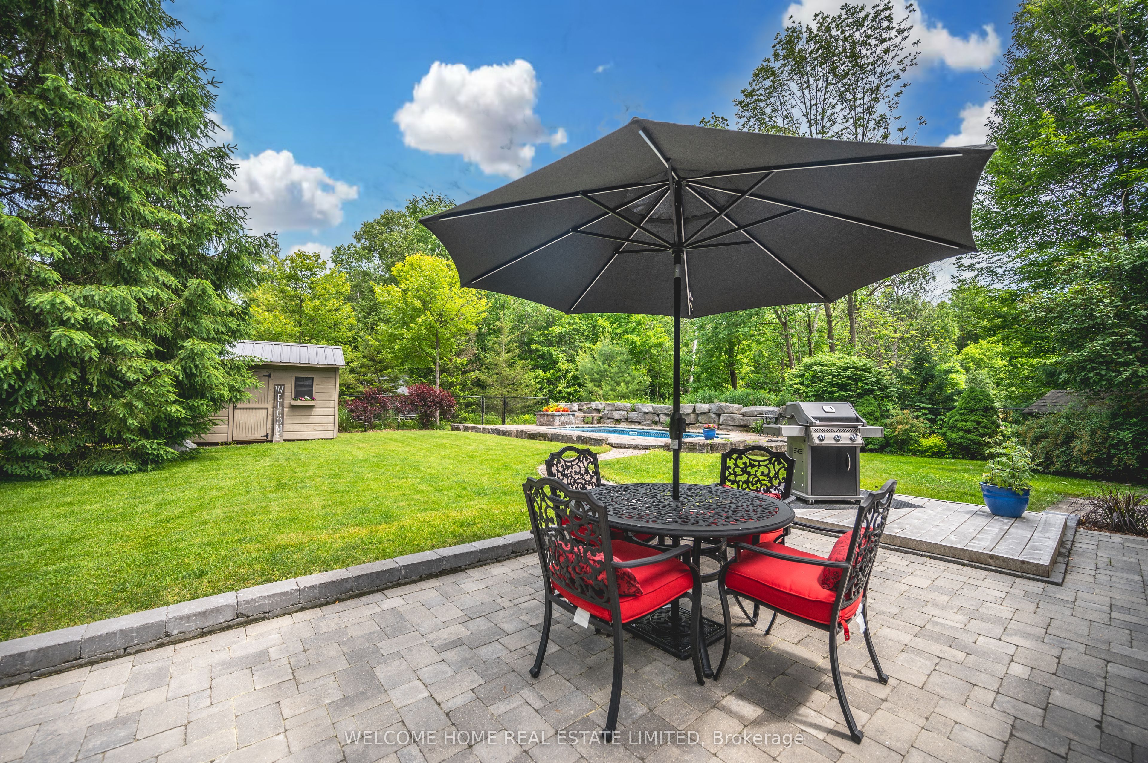 8071 4th Line Property Photo 3