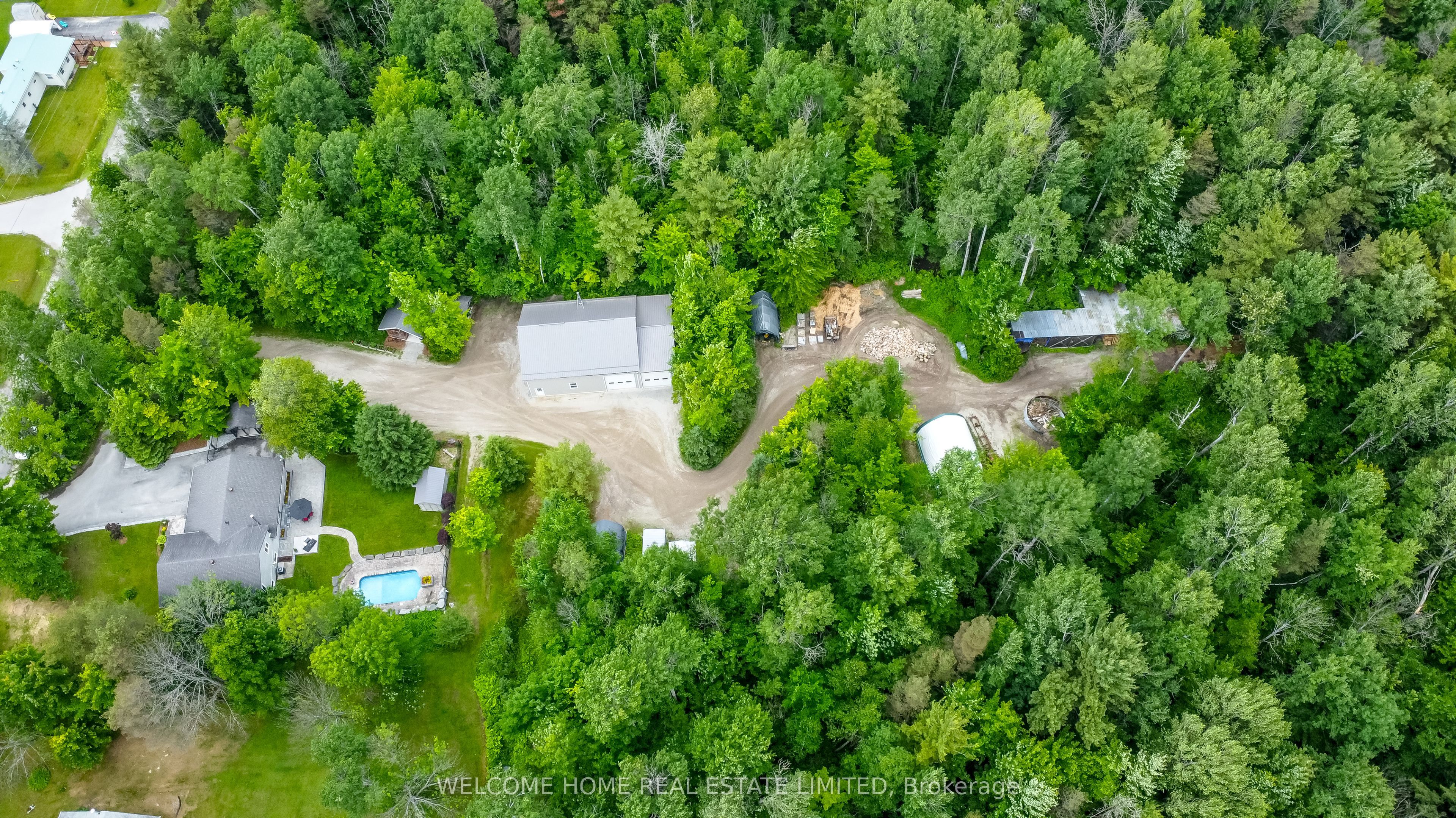 8071 4th Line Property Photo 4