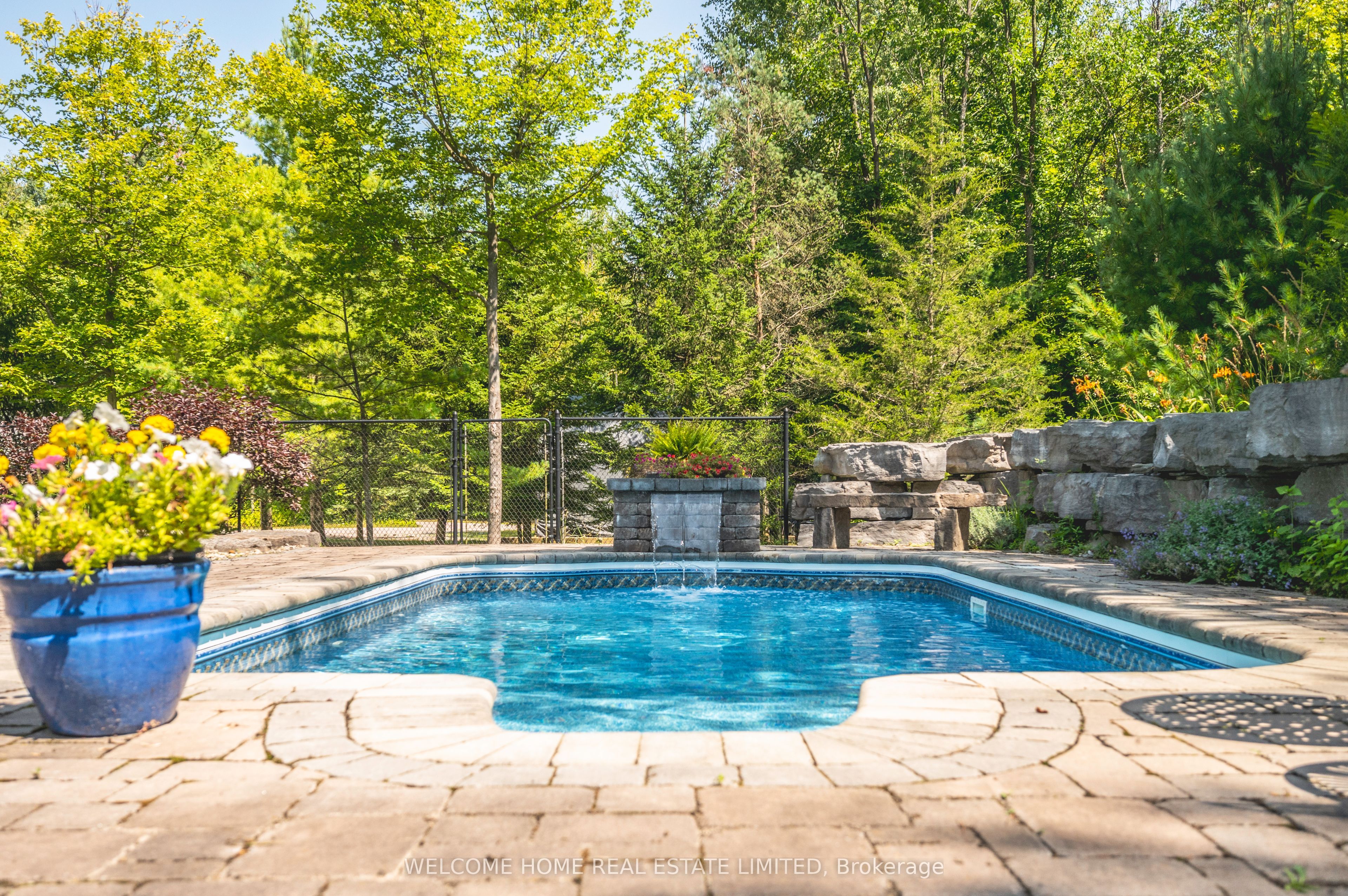 8071 4th Line Property Photo 18