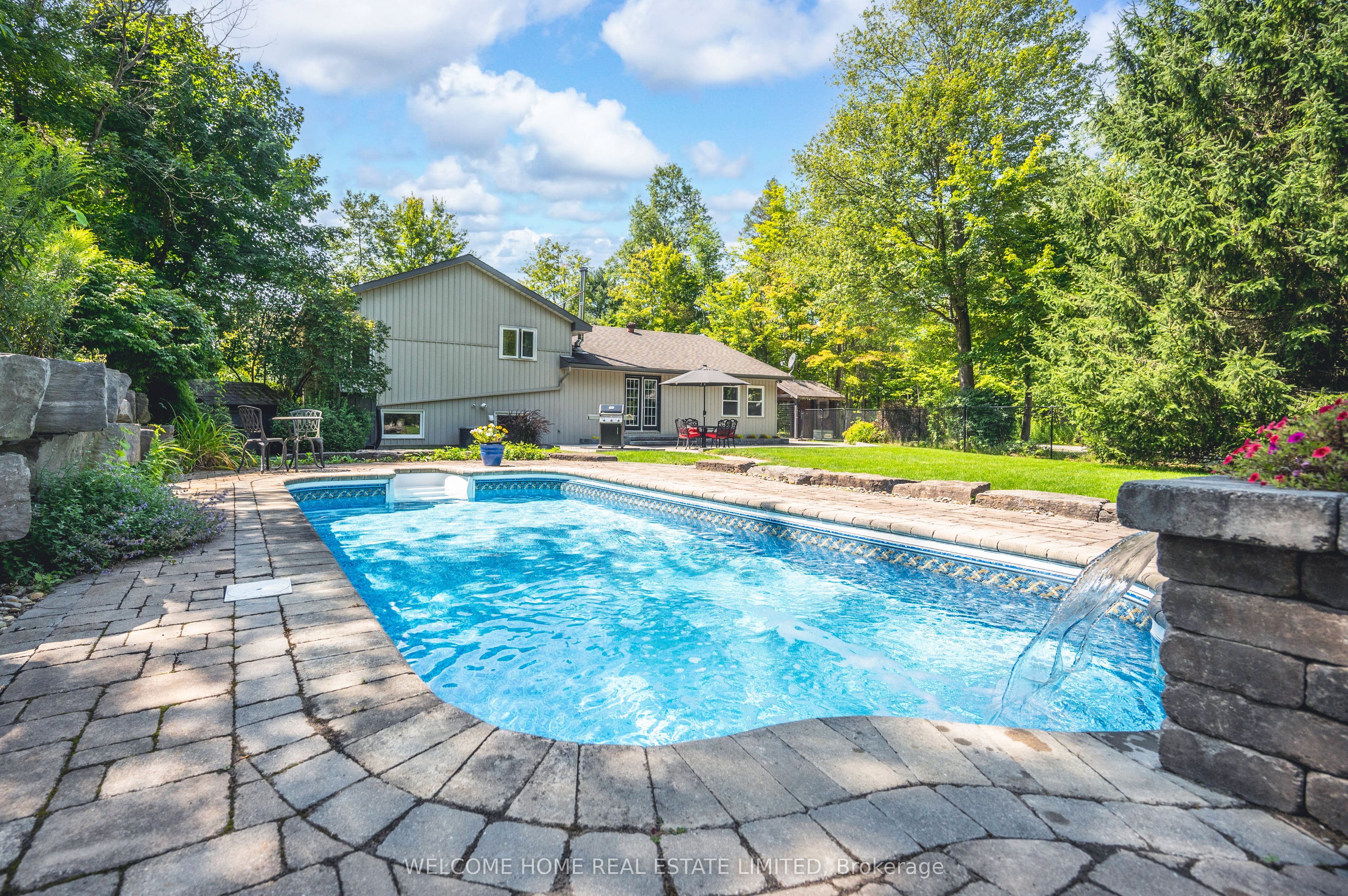 8071 4th Line Property Photo 19