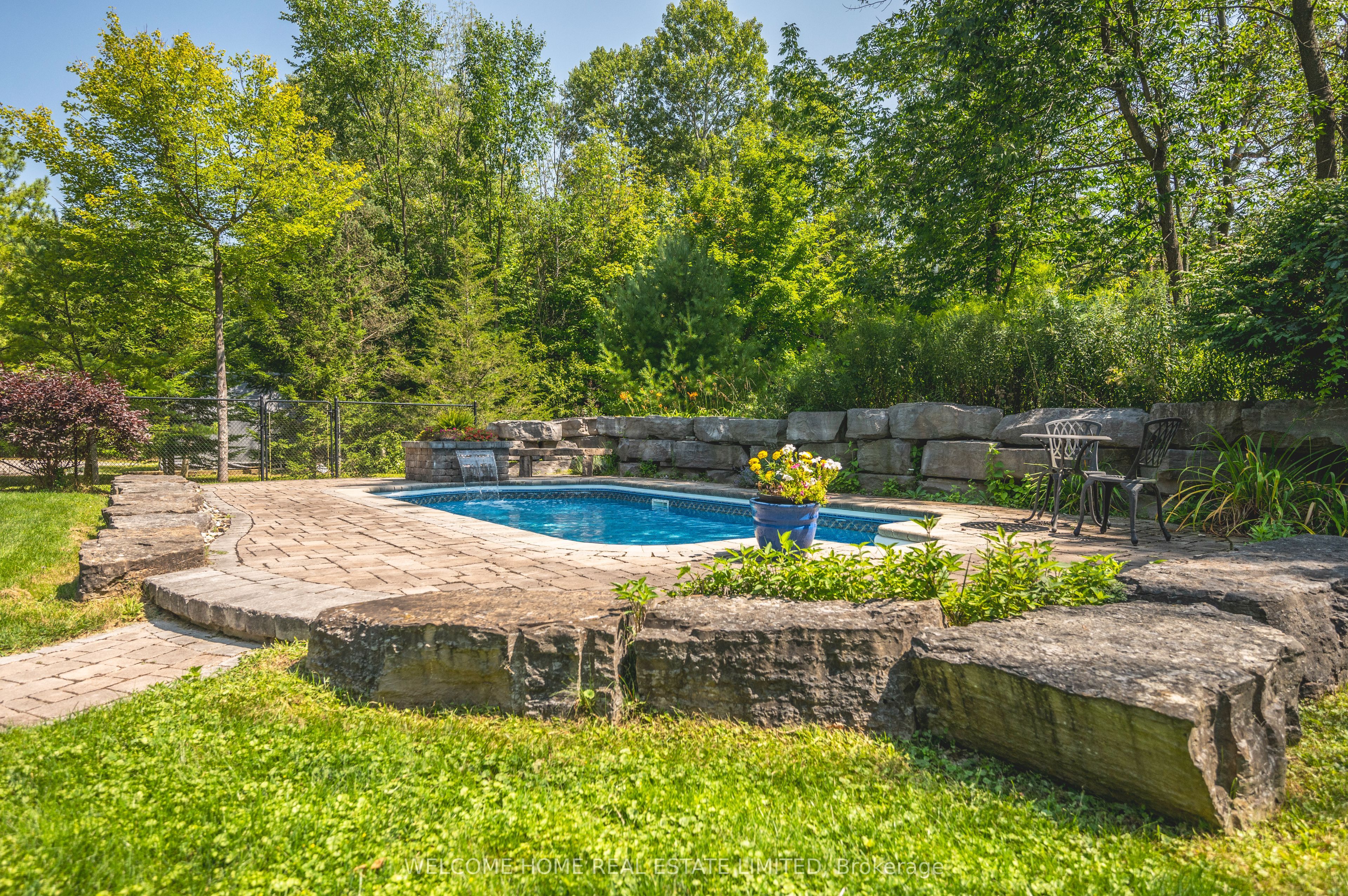 8071 4th Line Property Photo 20