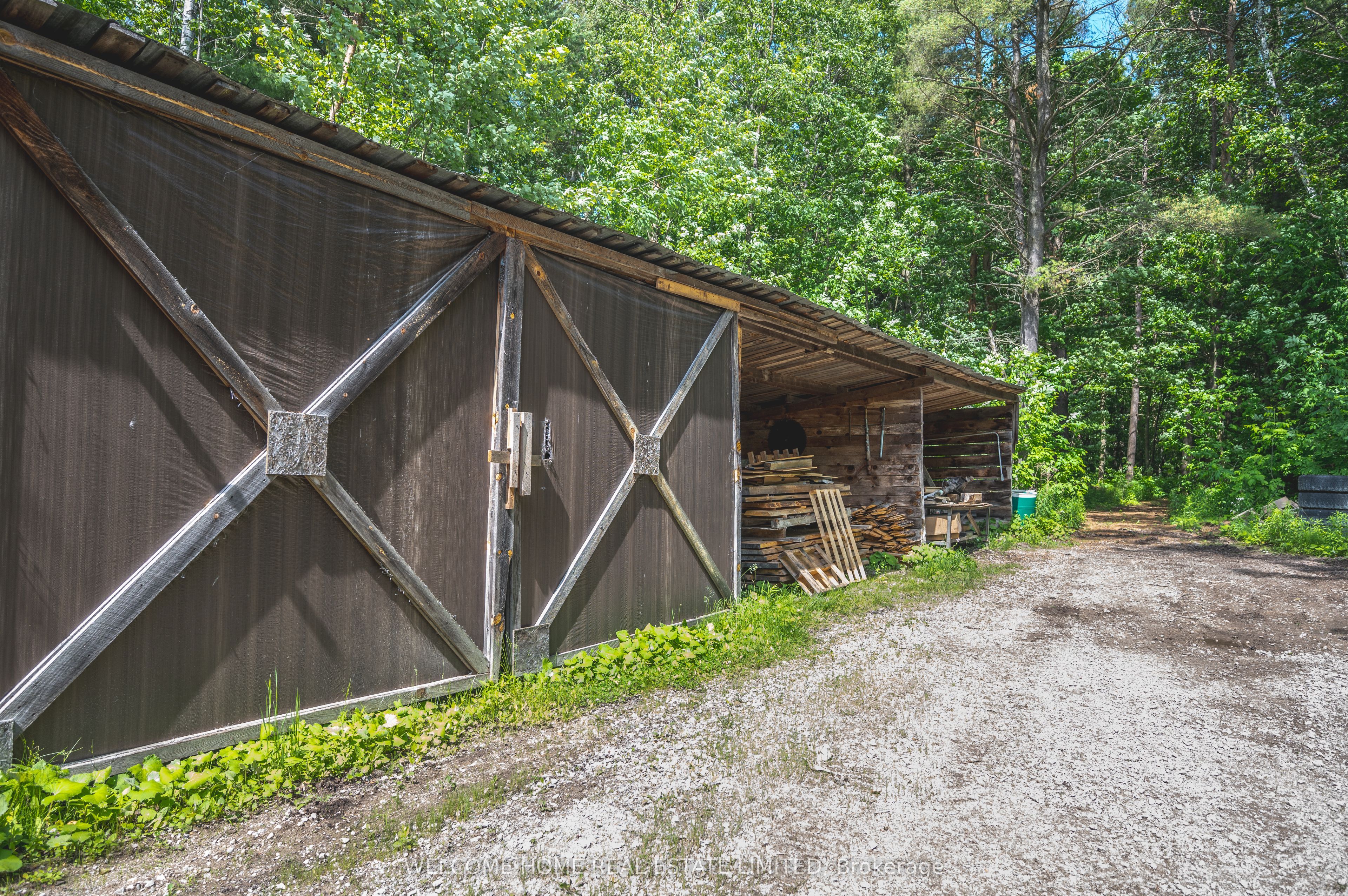 8071 4th Line Property Photo 30