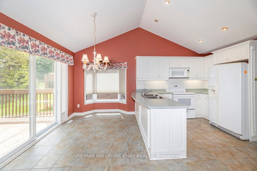 65 Sunset Boulevard Property Photo 10